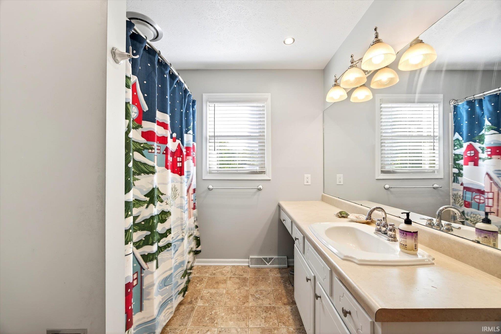 3512 S Wellington Drive