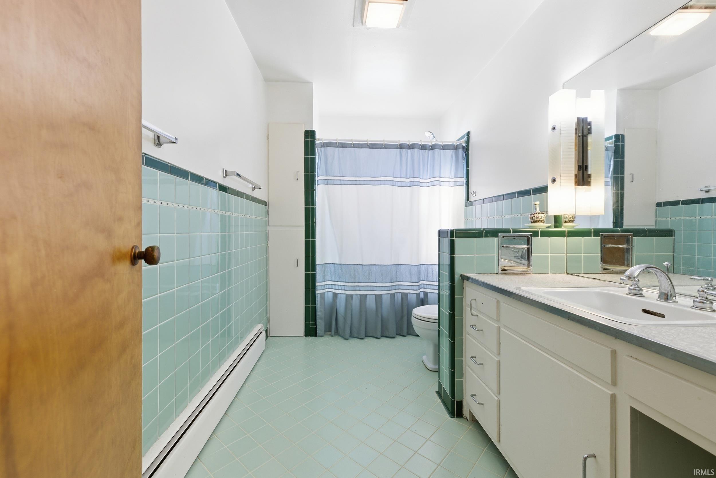 120 S Hillsdale Drive