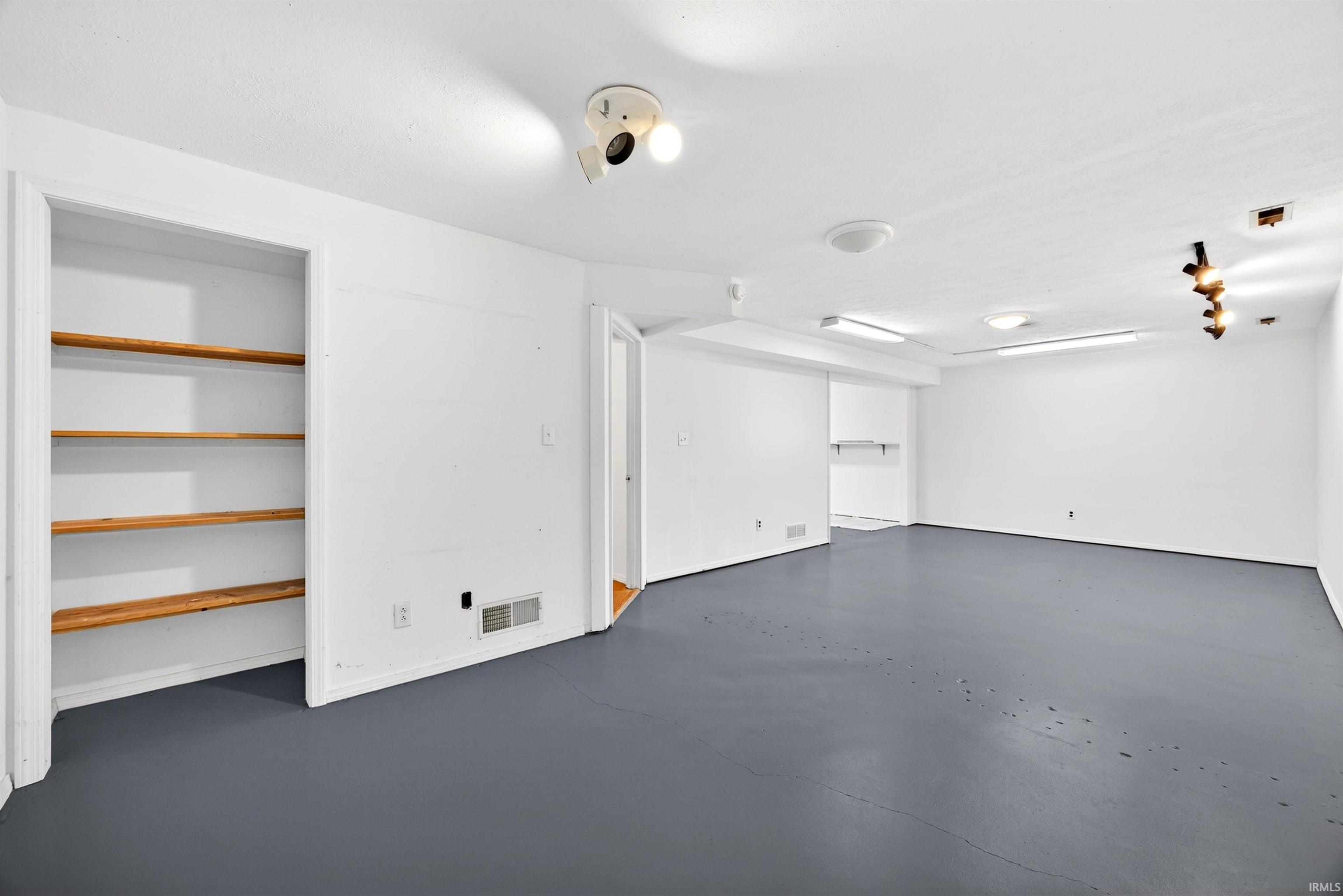 9245 E Woodview Drive