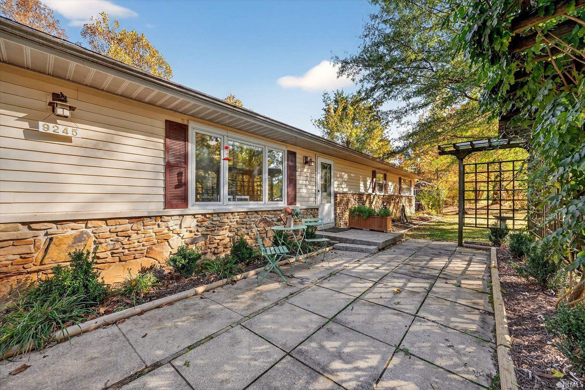 9245 E Woodview Drive