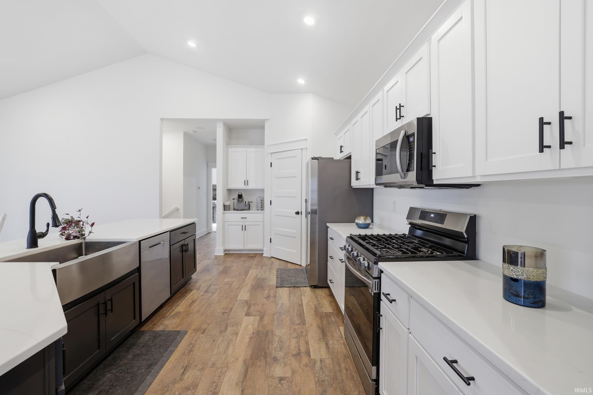 953 S Lantern Lane