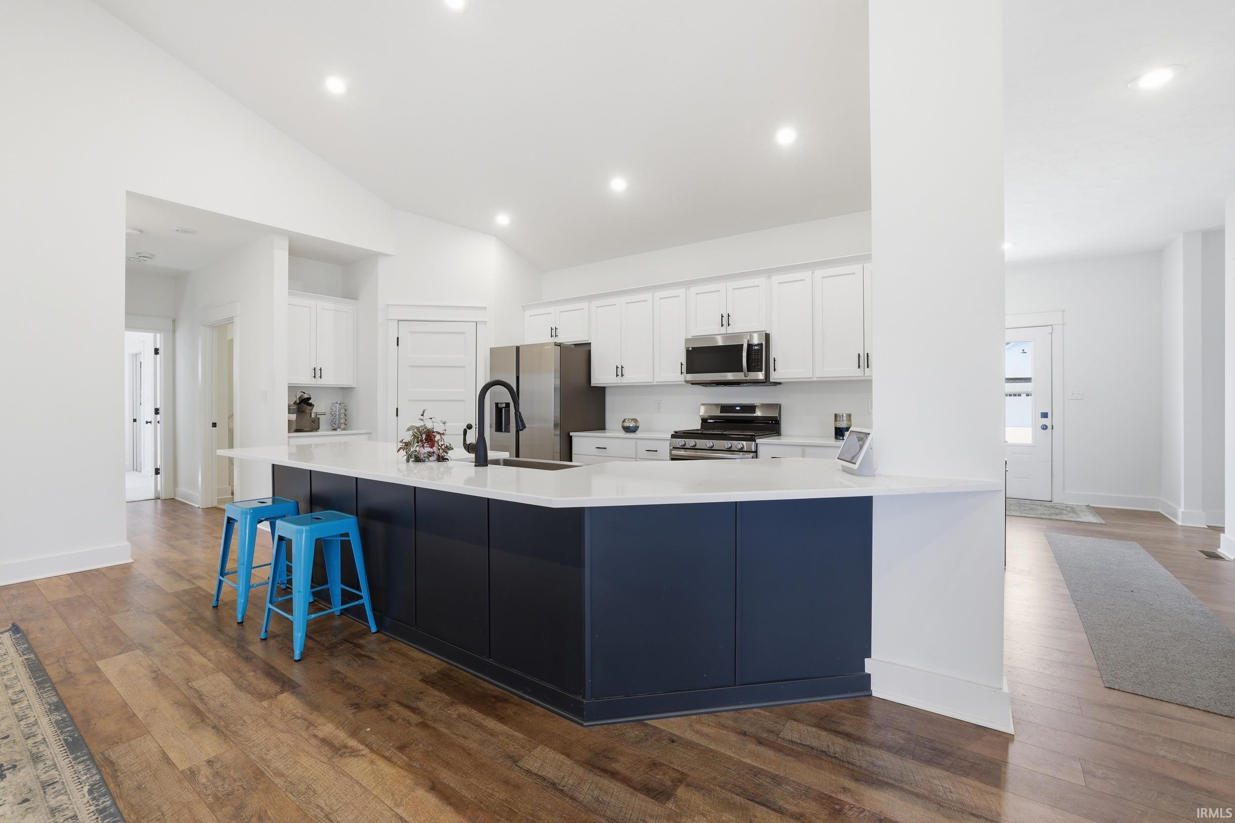 953 S Lantern Lane