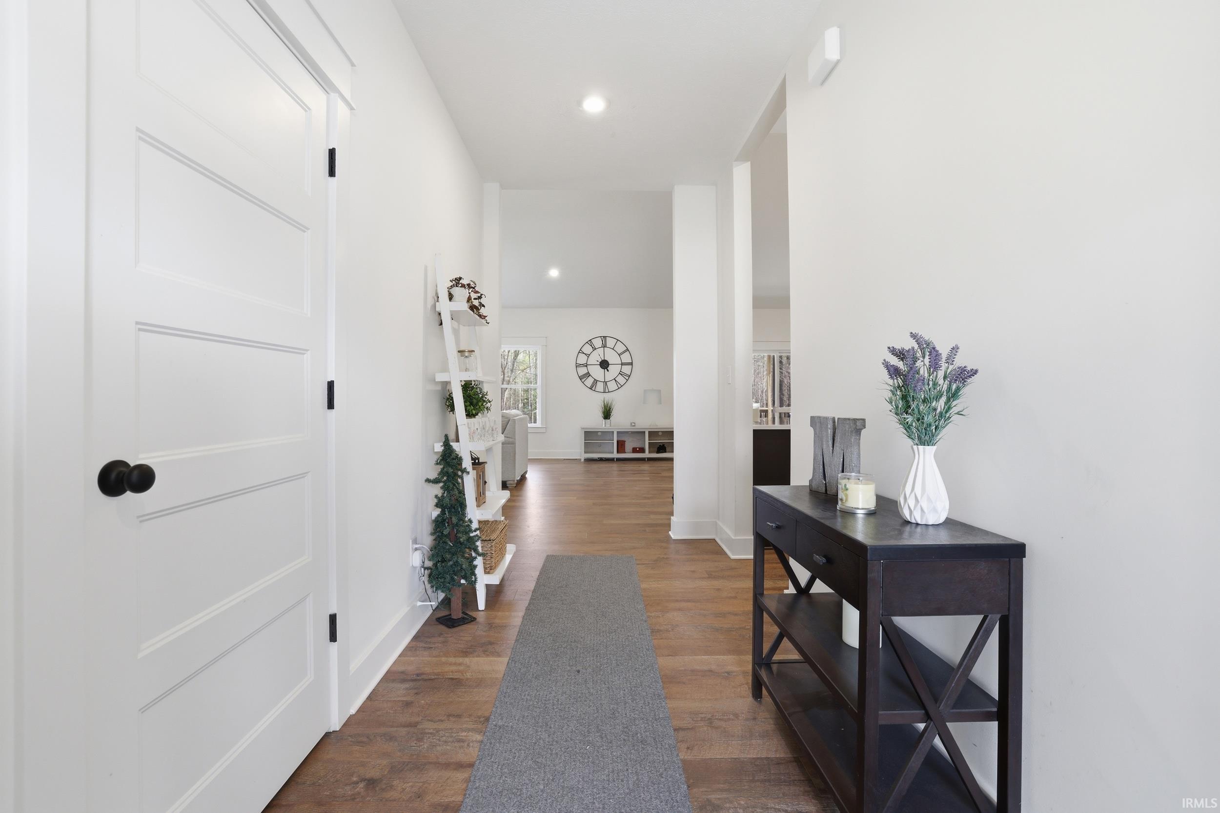 953 S Lantern Lane