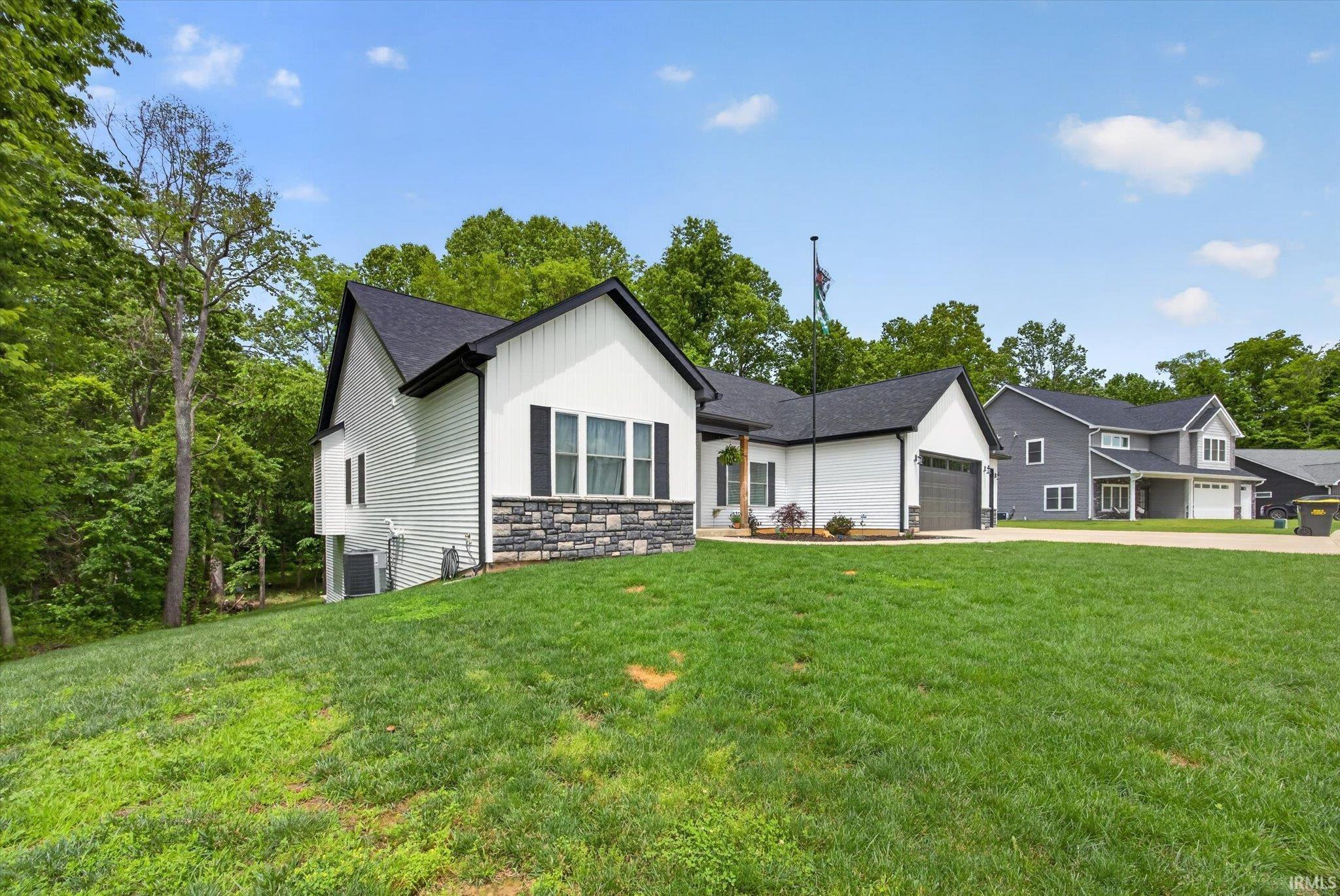 953 S Lantern Lane