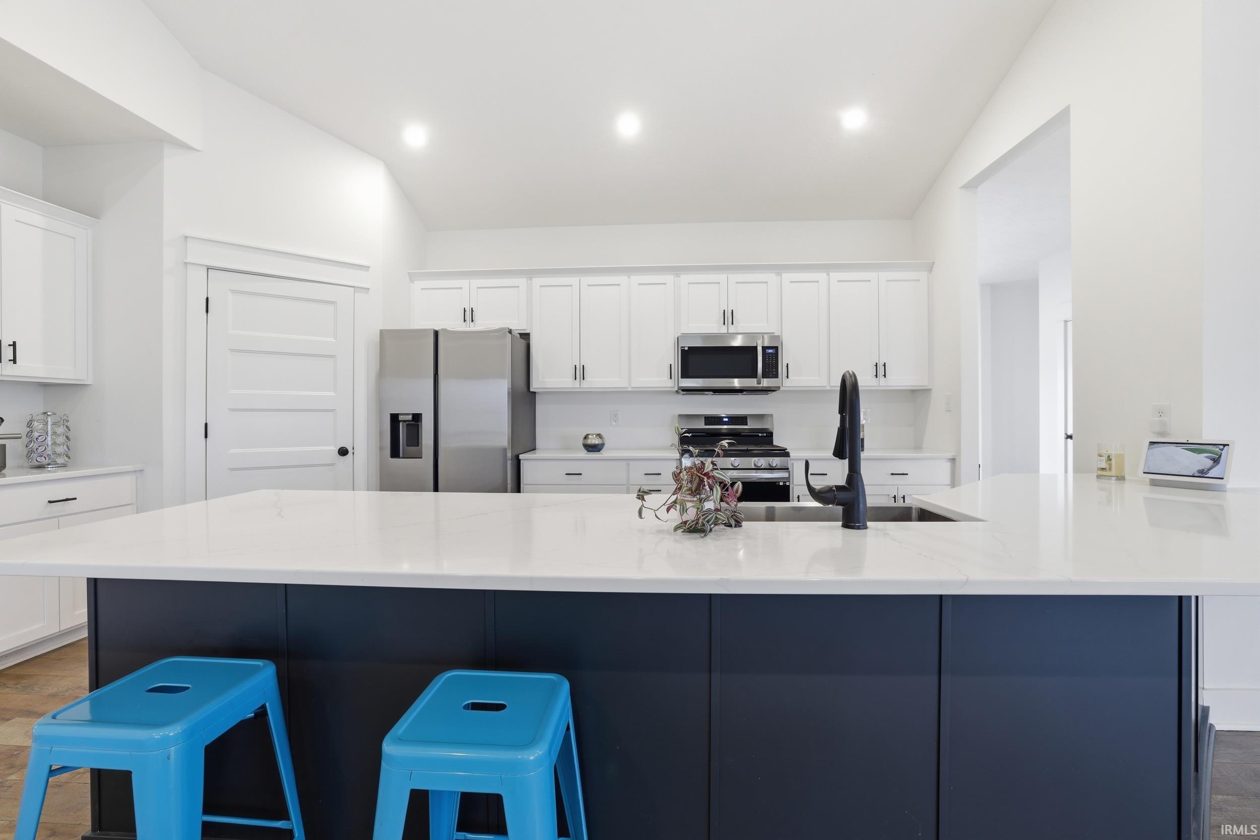 953 S Lantern Lane