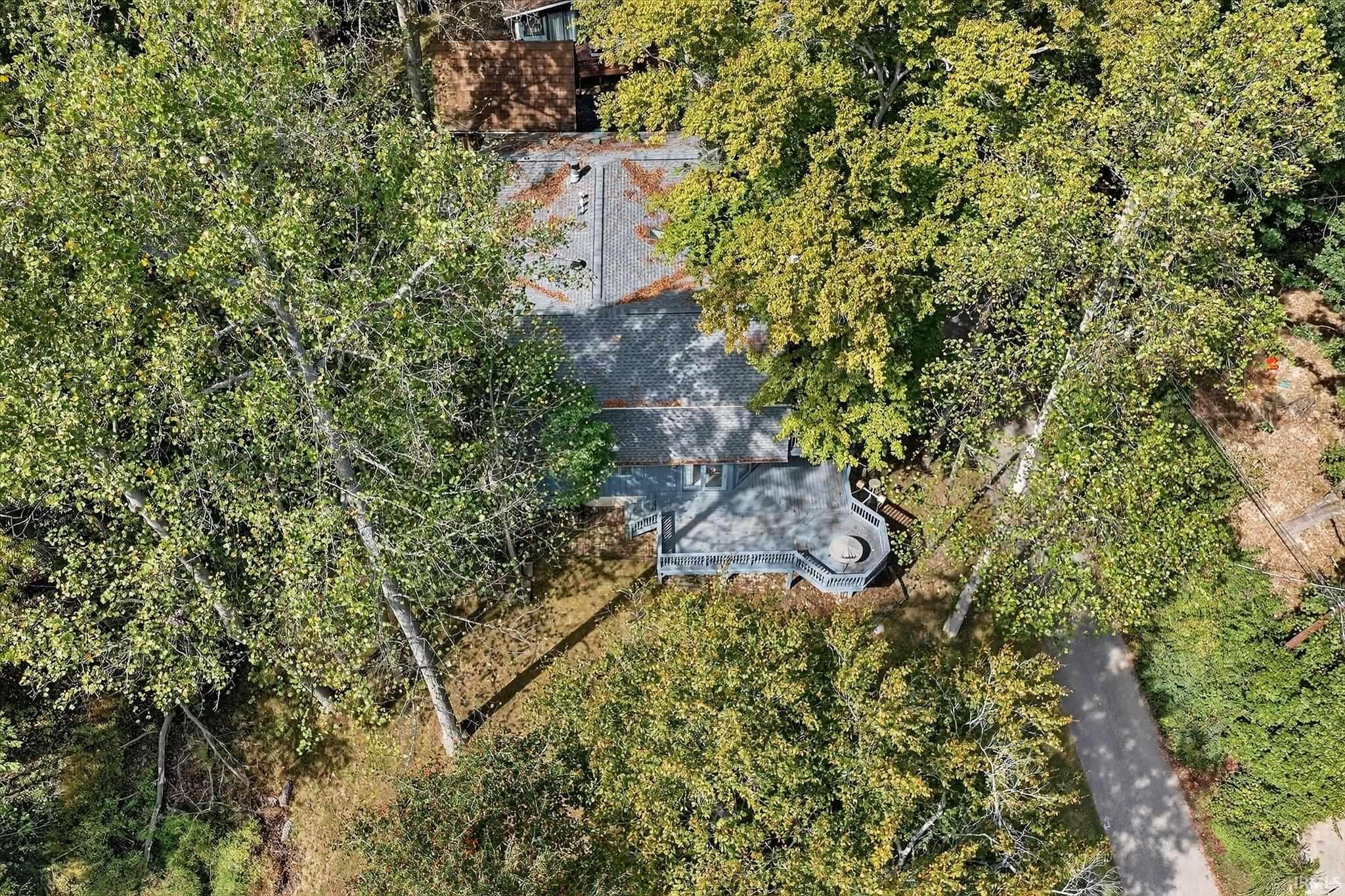 8002 Lakeview Drive
