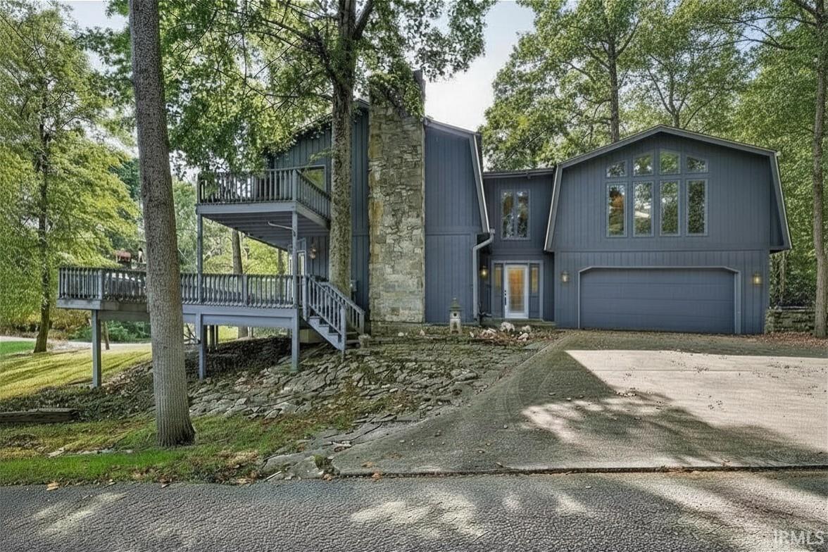8002 Lakeview Drive