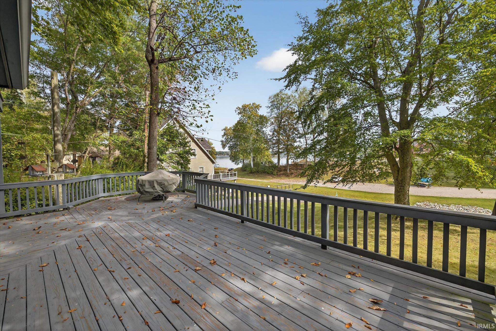 8002 Lakeview Drive