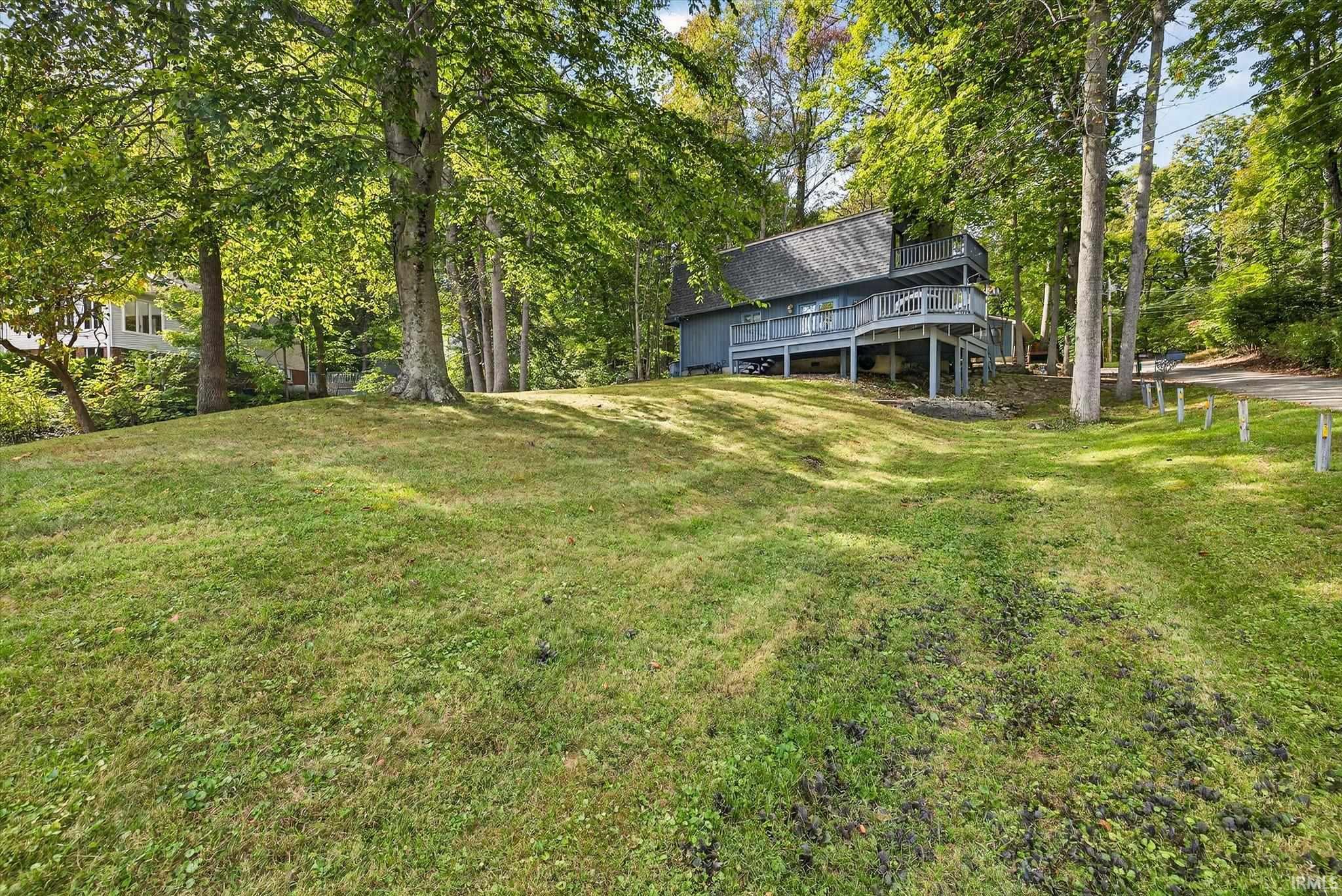 8002 Lakeview Drive