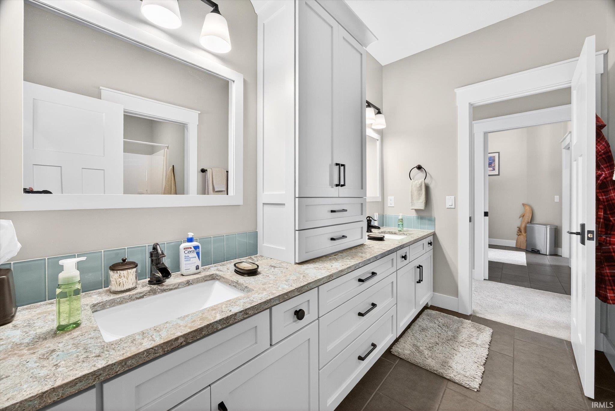 3511 E Bryn Mawr Drive