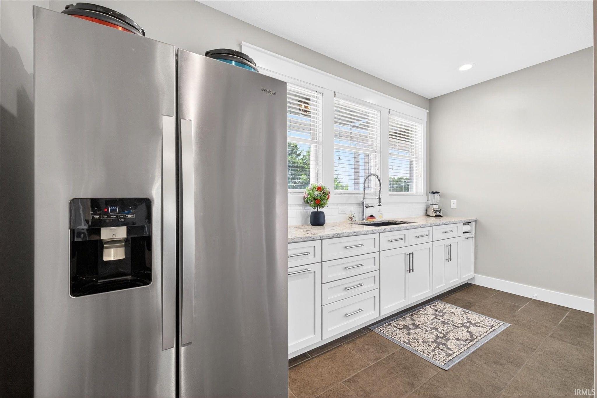 3511 E Bryn Mawr Drive