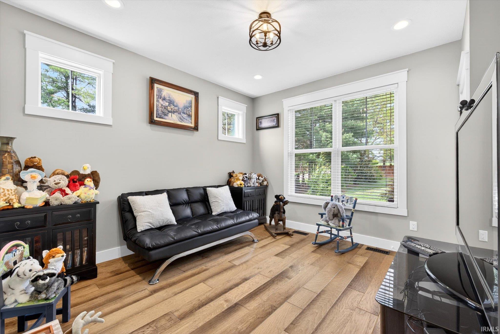 3511 E Bryn Mawr Drive