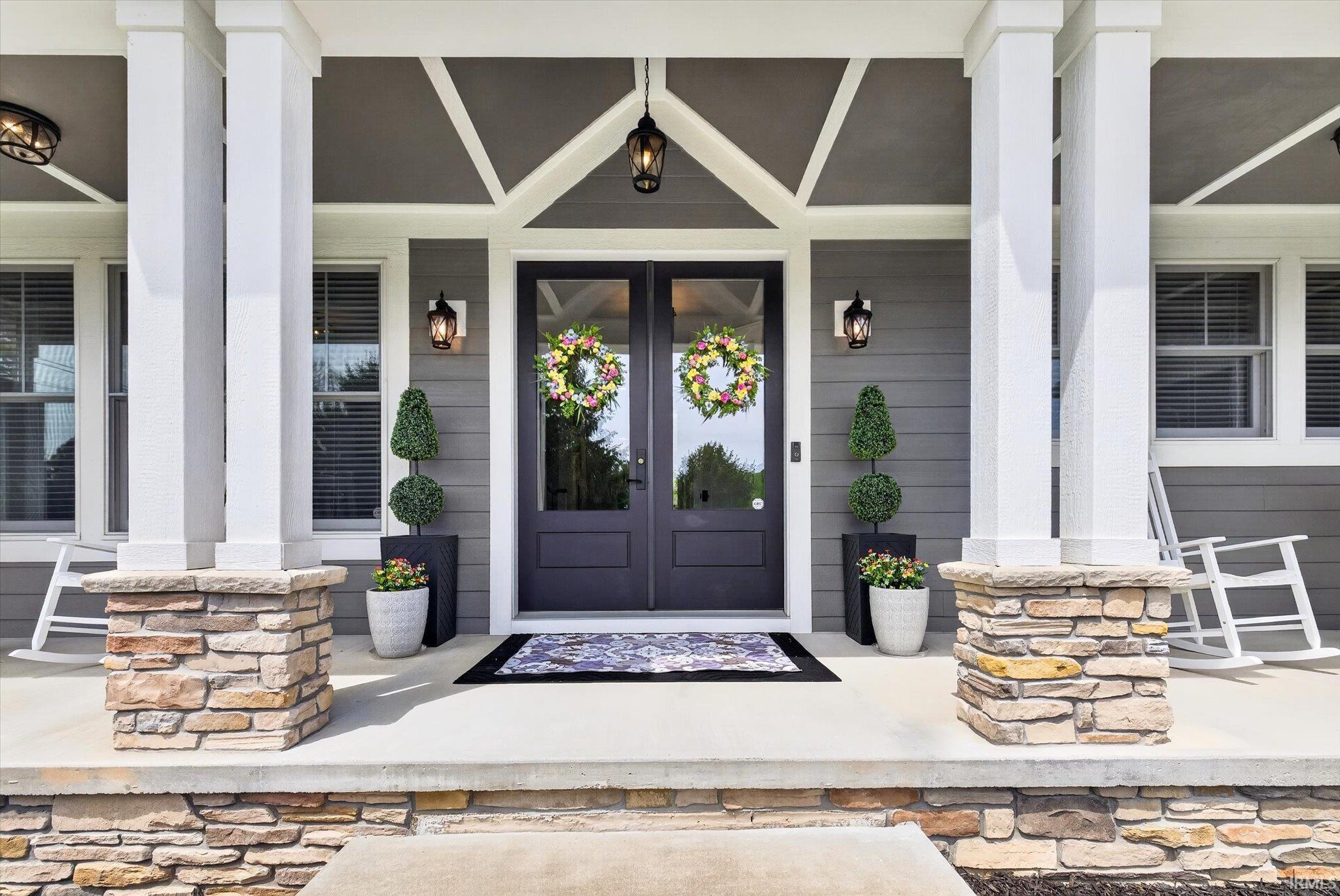 3511 E Bryn Mawr Drive