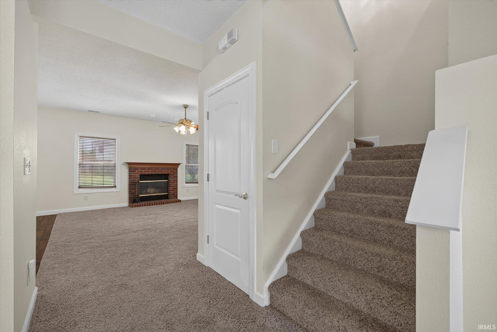 1400 W Caber Court