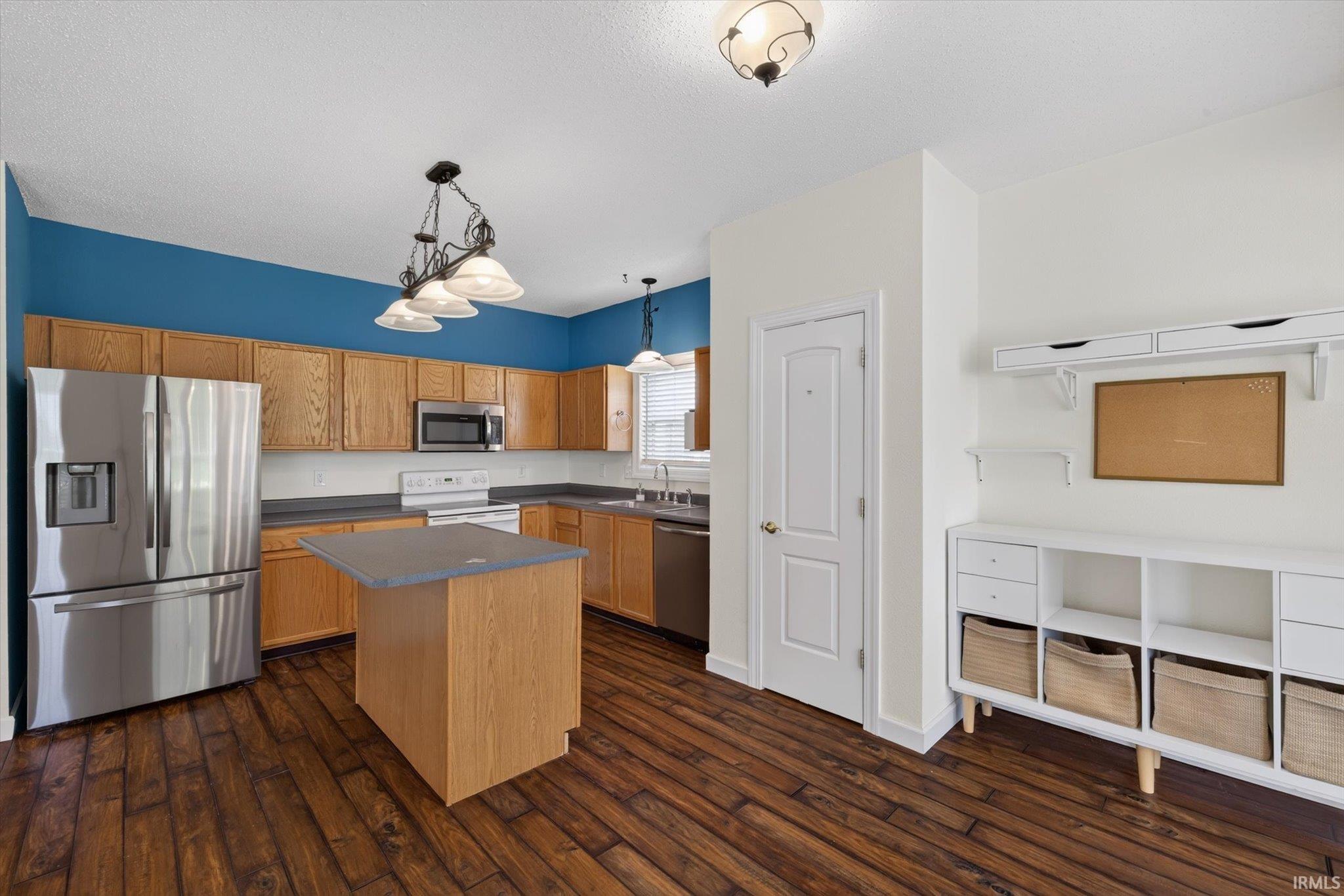 1400 W Caber Court