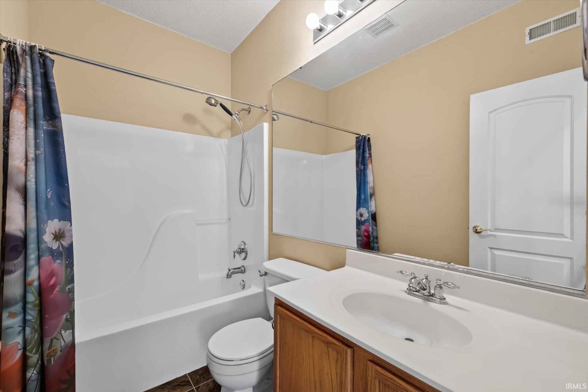 1400 W Caber Court