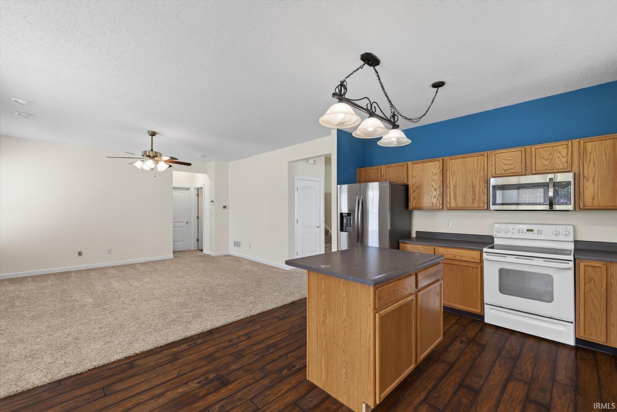 1400 W Caber Court