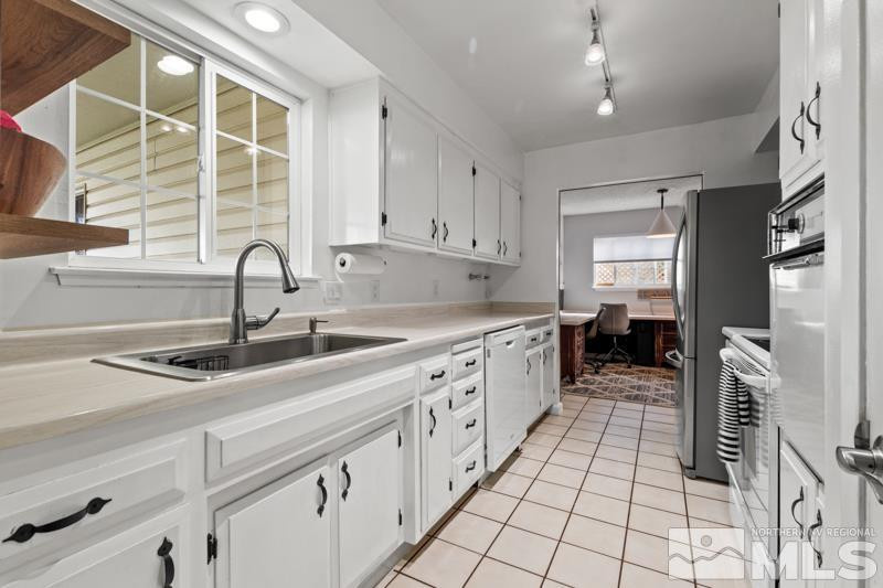 3235 Montecito Drive