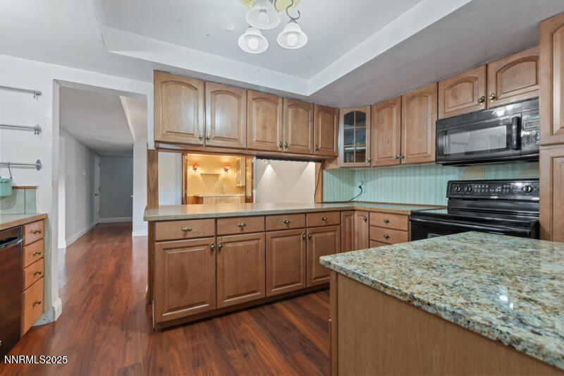 7595 Cumberland Circle