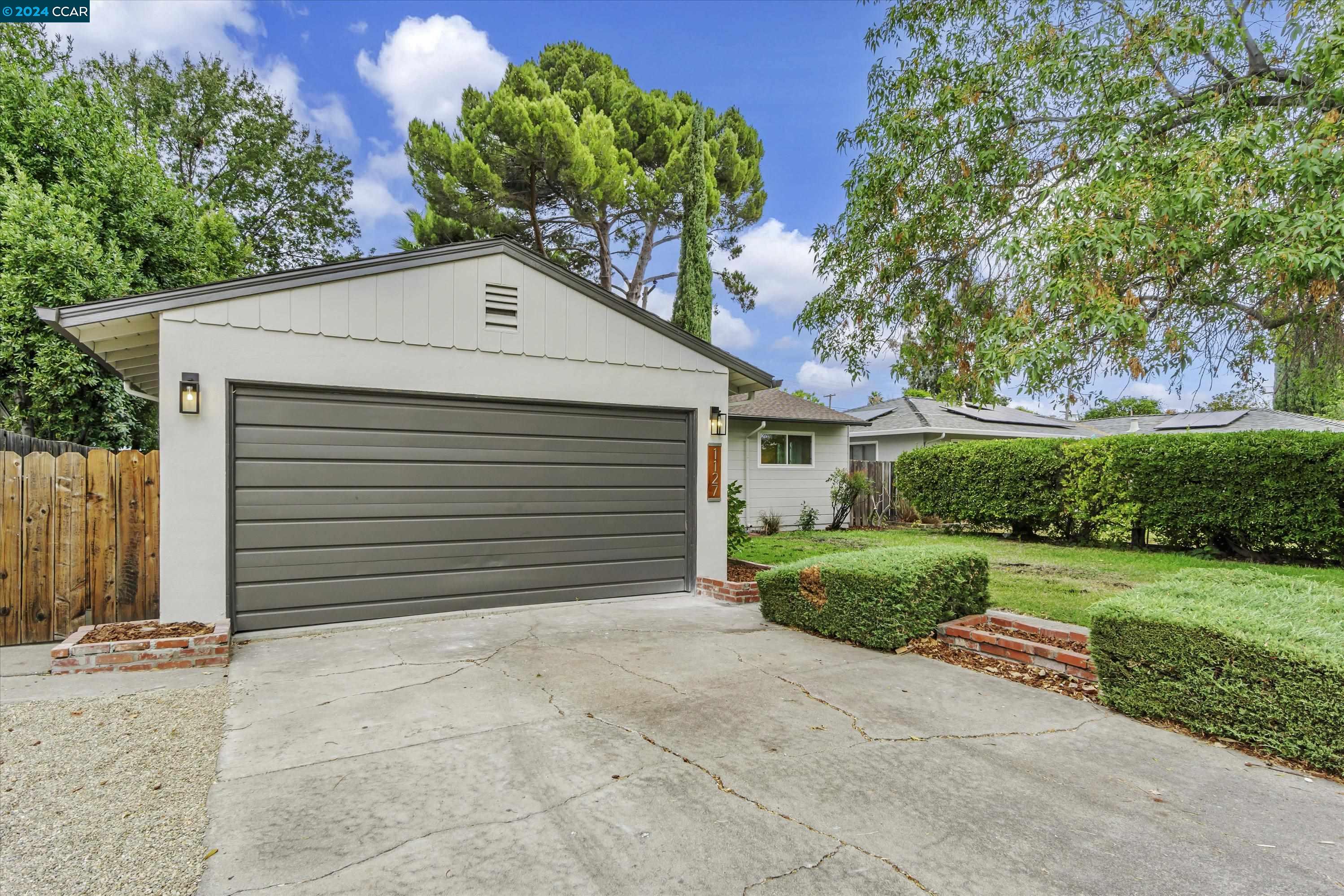 1127 Aspen Dr