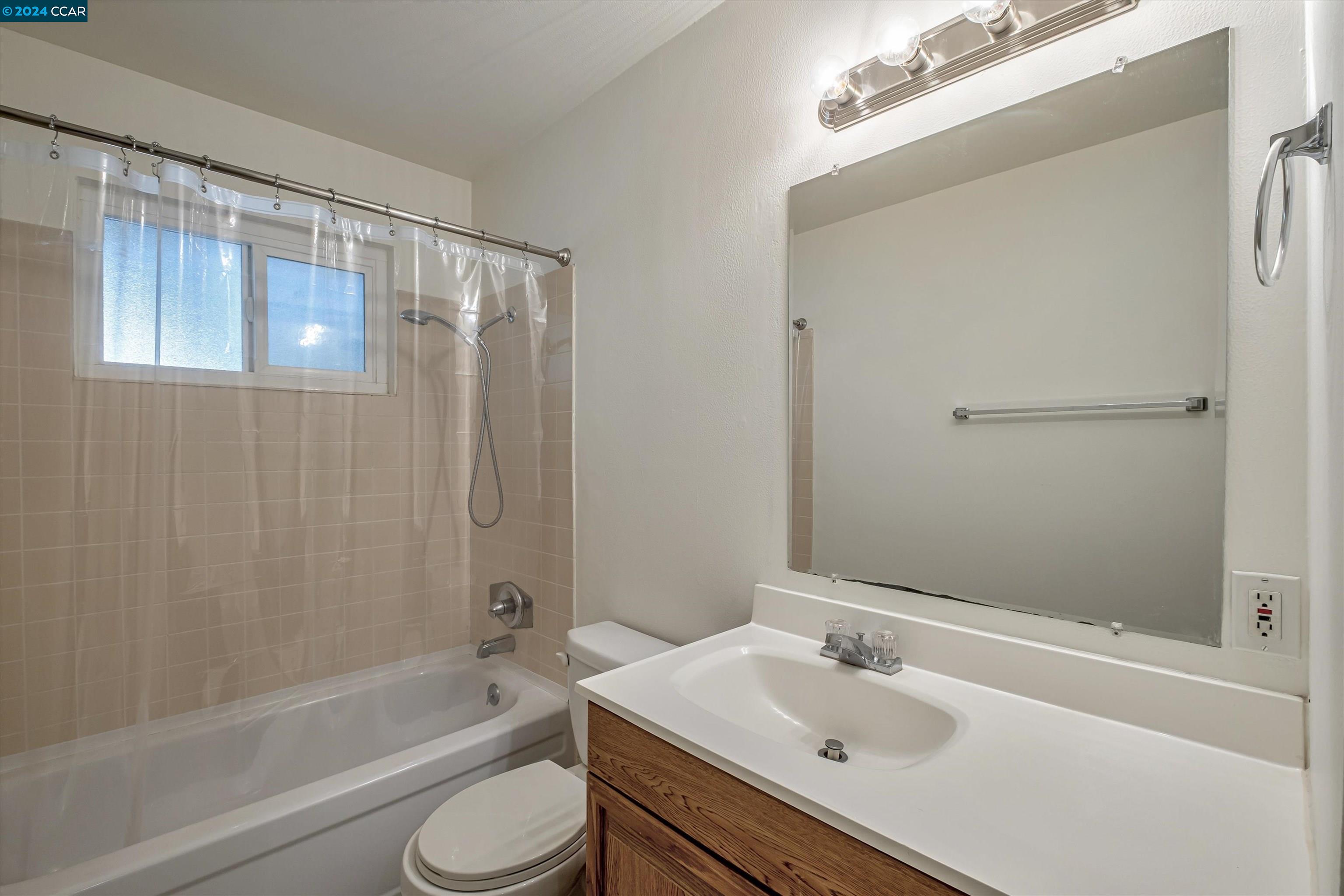 1815 Fremont Ct # 4