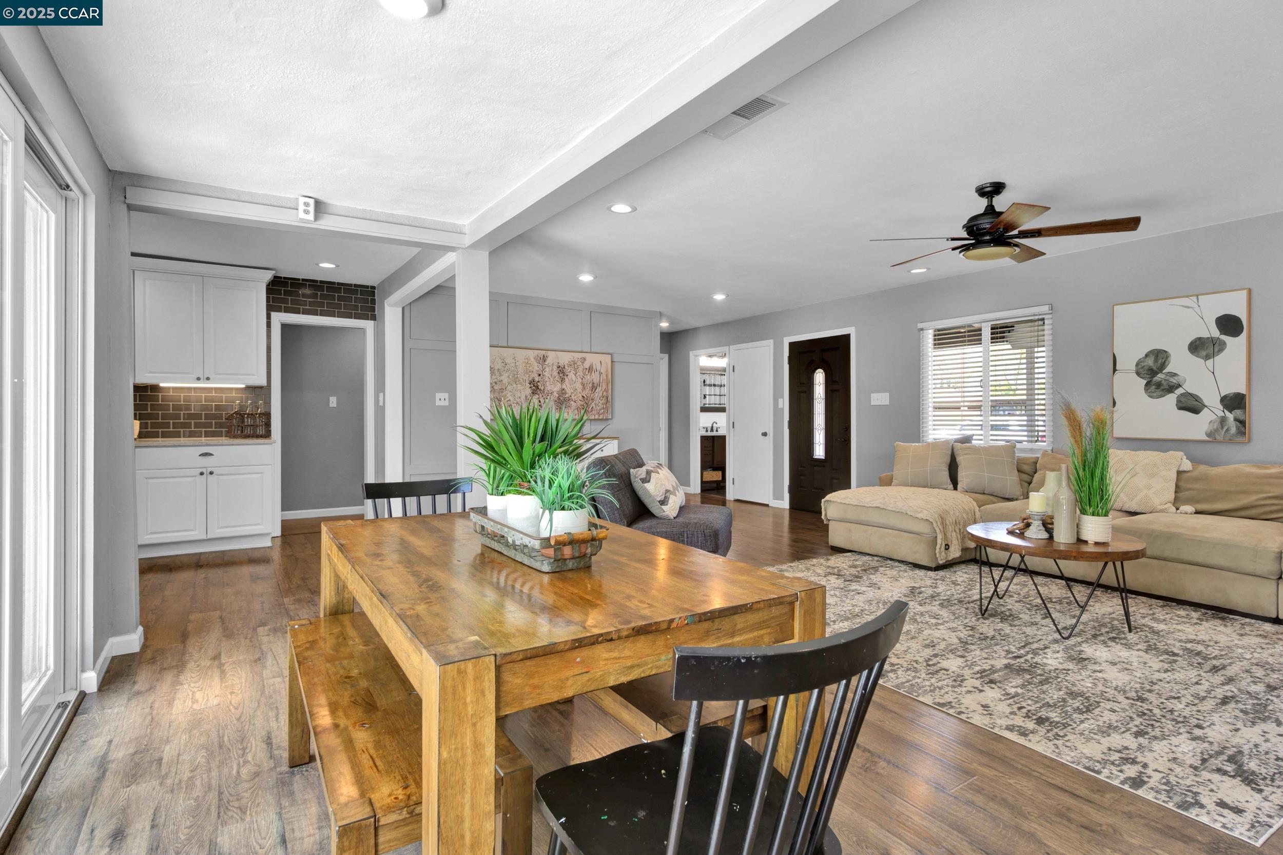 3272 Claudia Dr