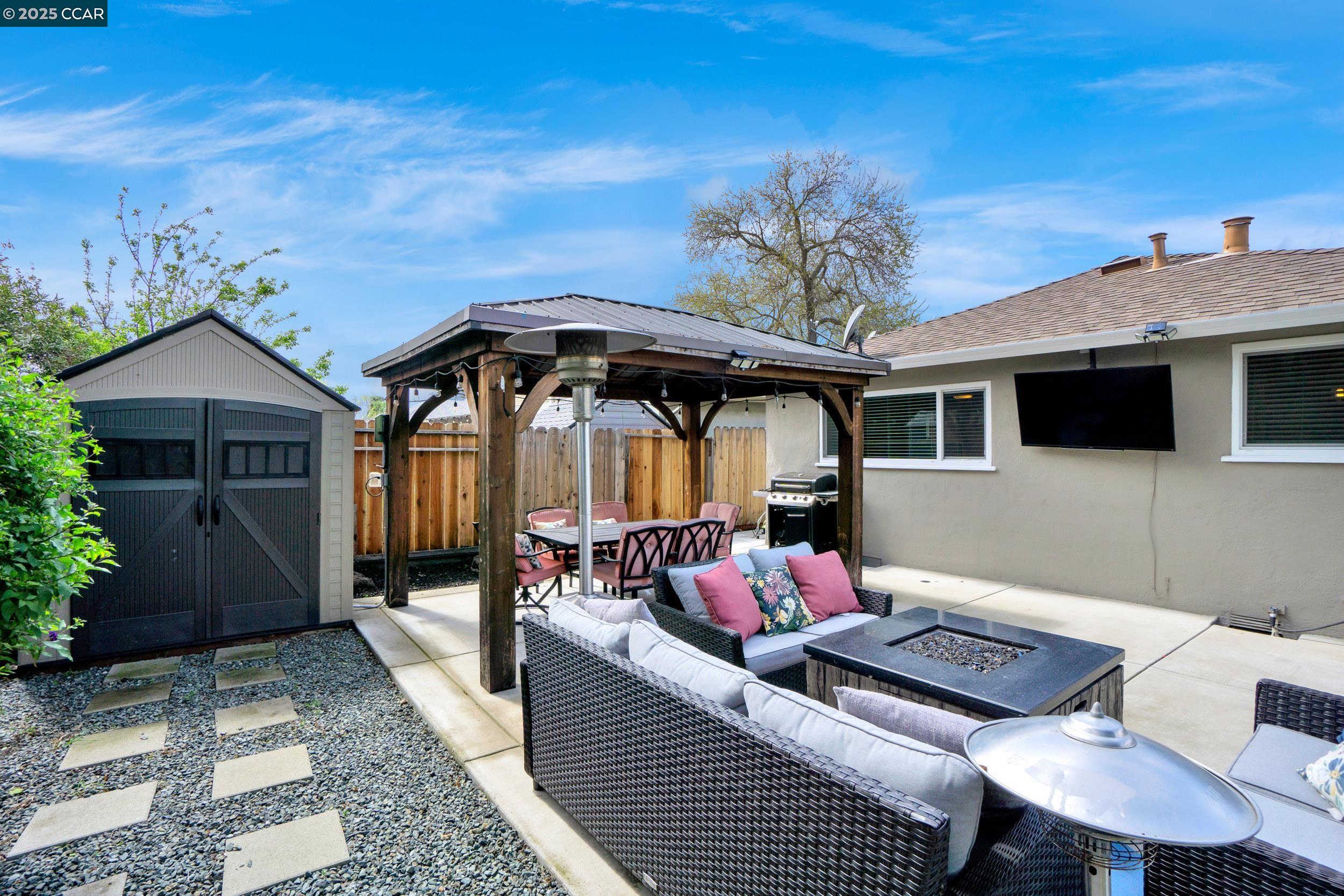 3272 Claudia Dr