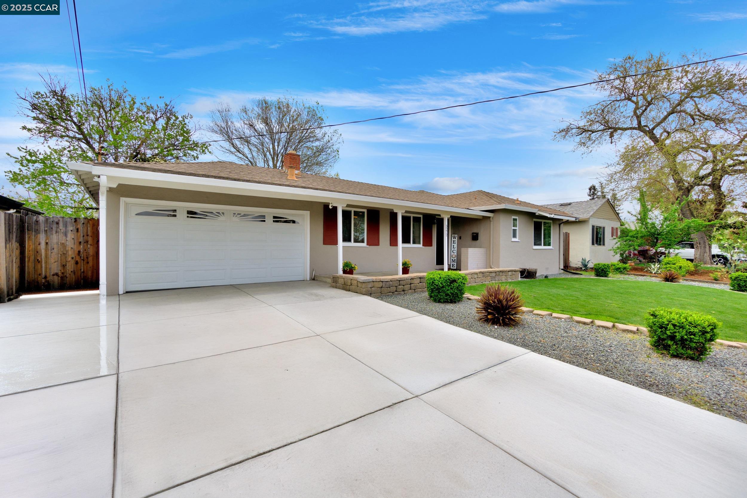 3272 Claudia Dr