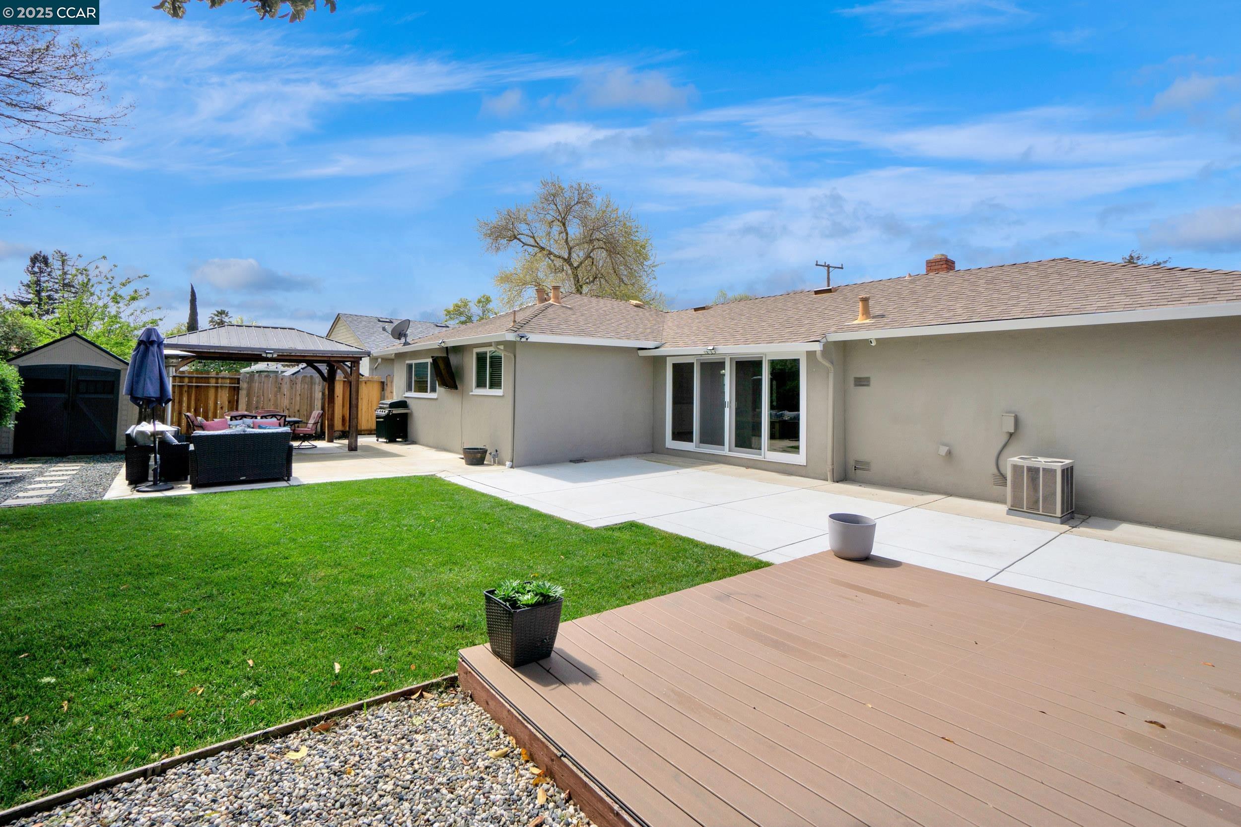 3272 Claudia Dr