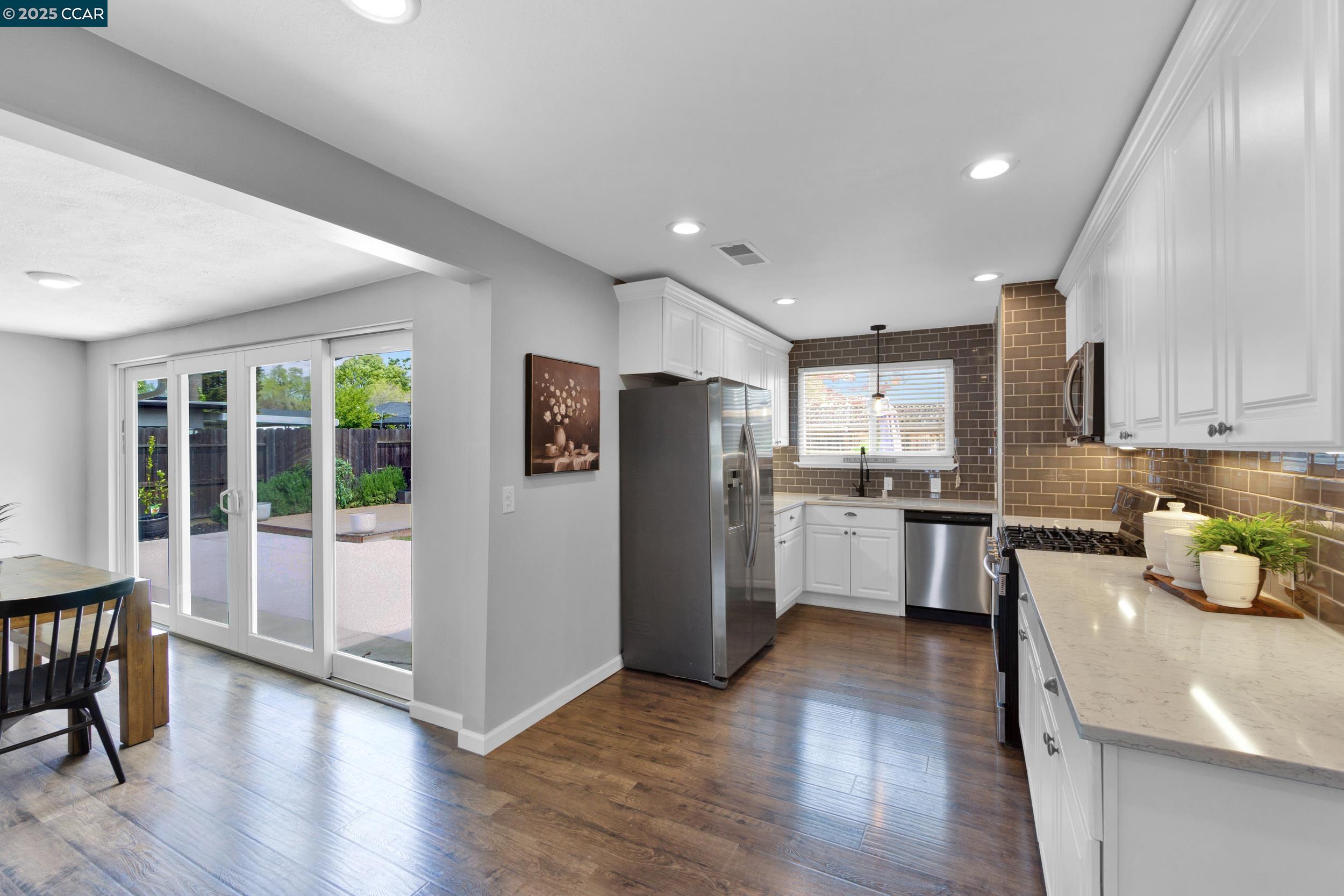 3272 Claudia Dr