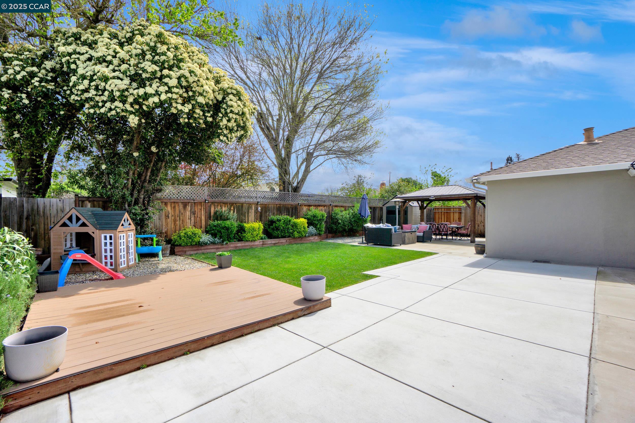 3272 Claudia Dr