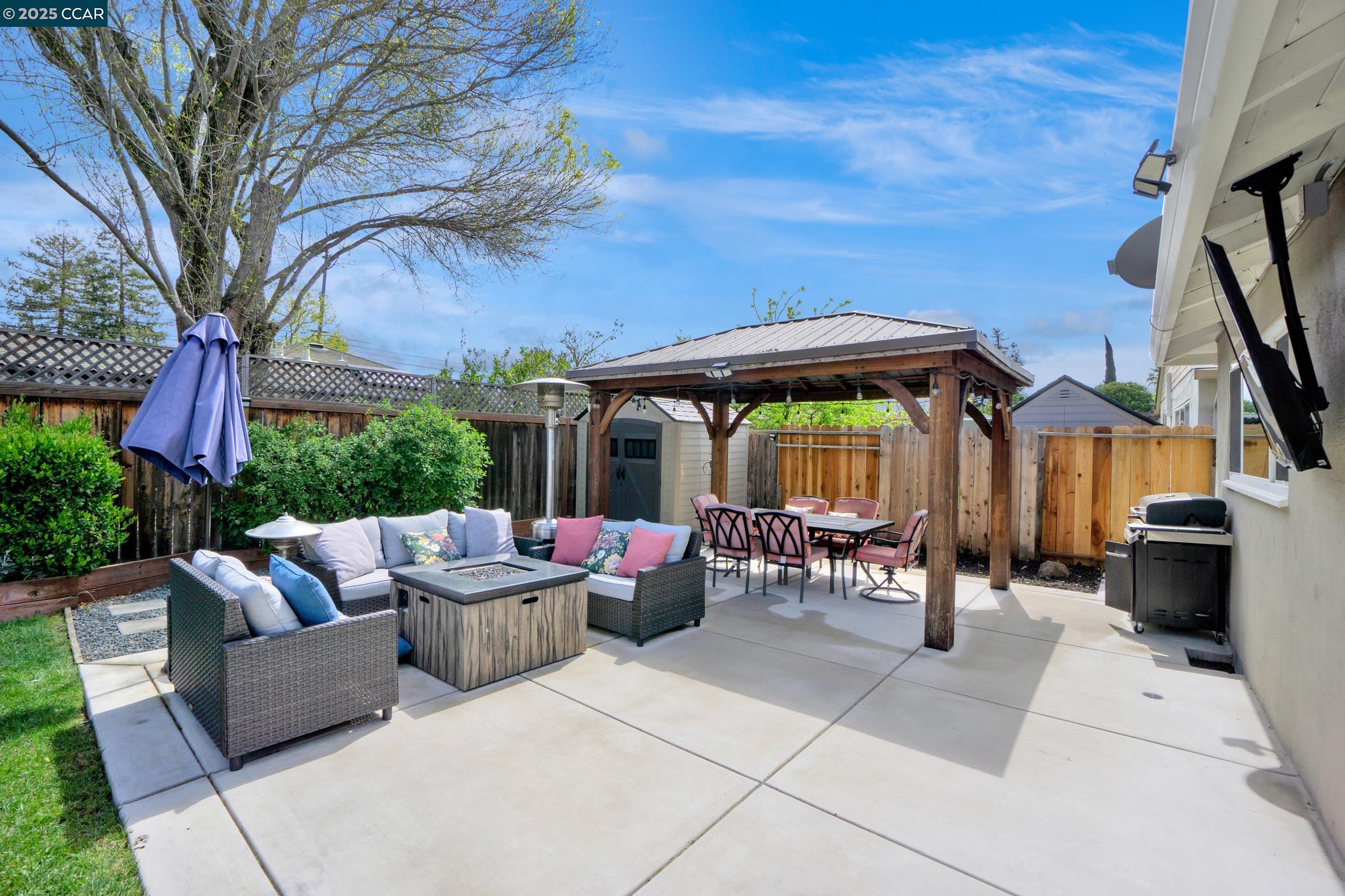 3272 Claudia Dr