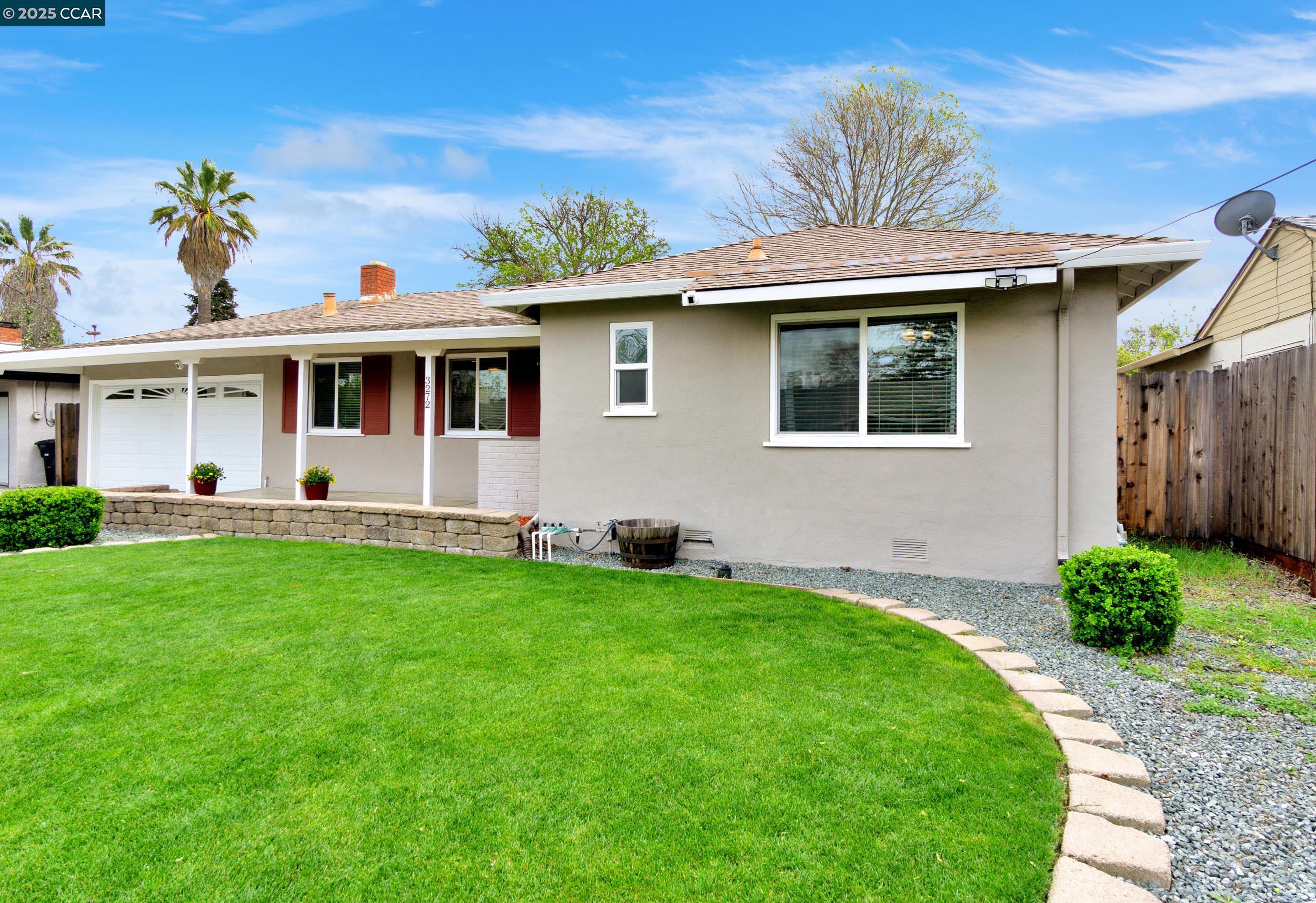 3272 Claudia Dr