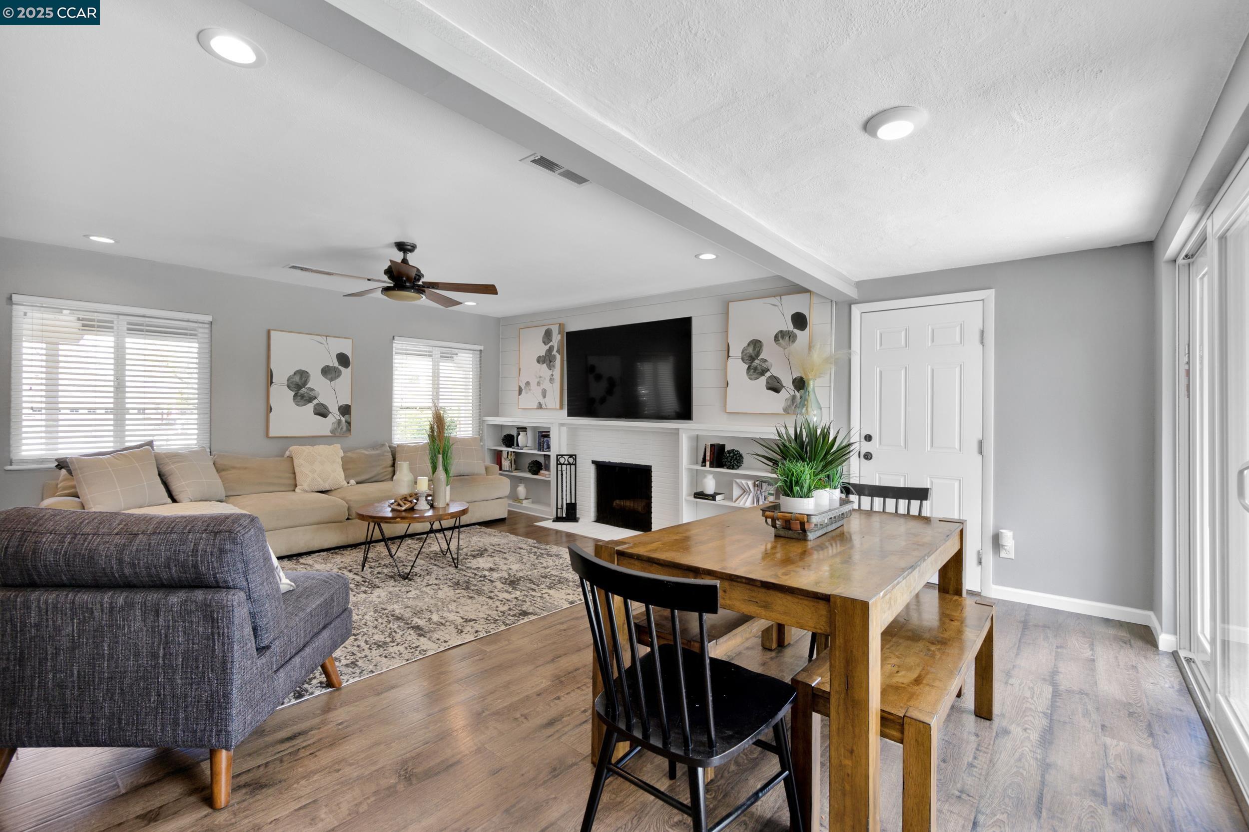 3272 Claudia Dr