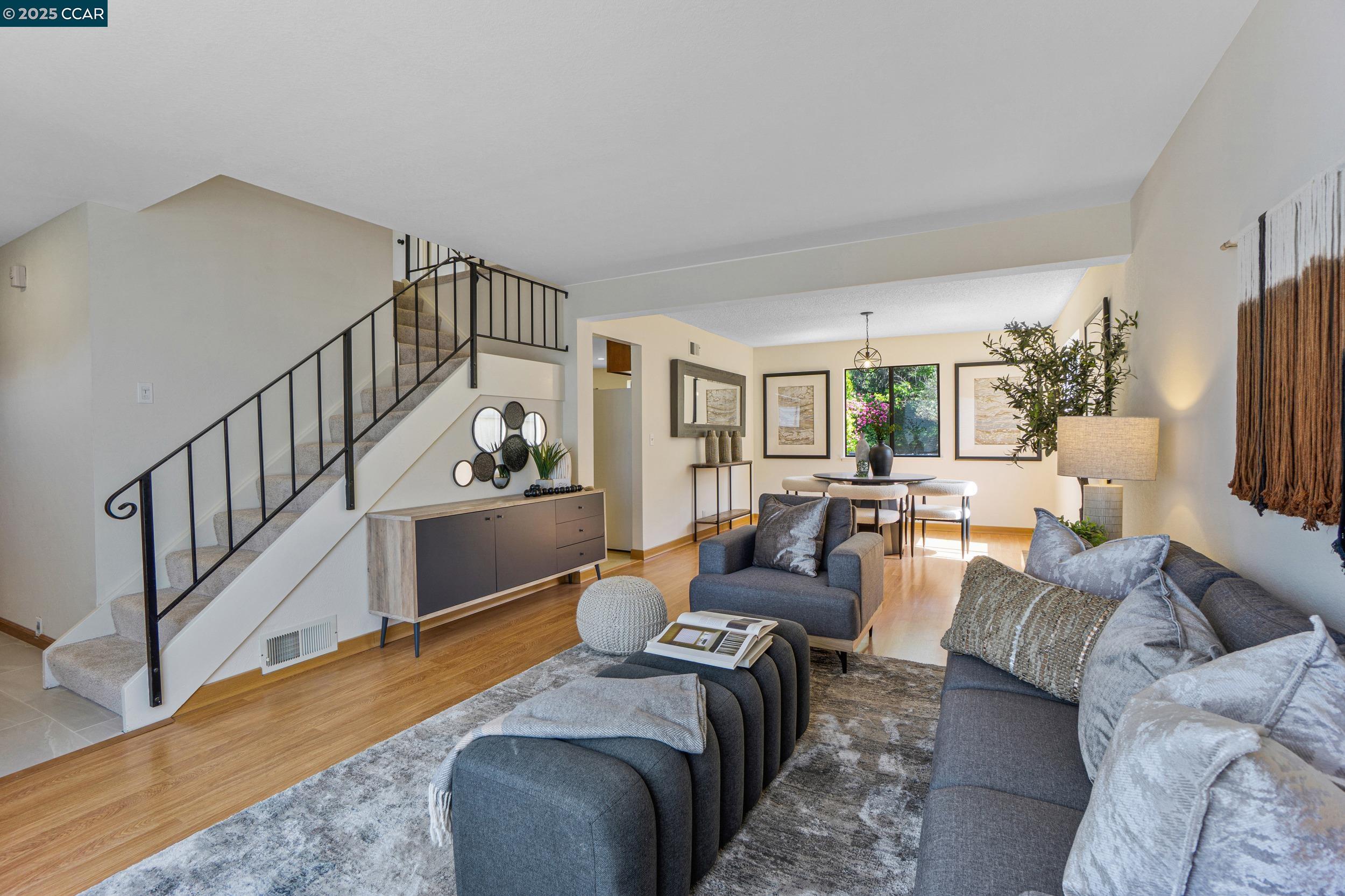 2163 Redwood Rd