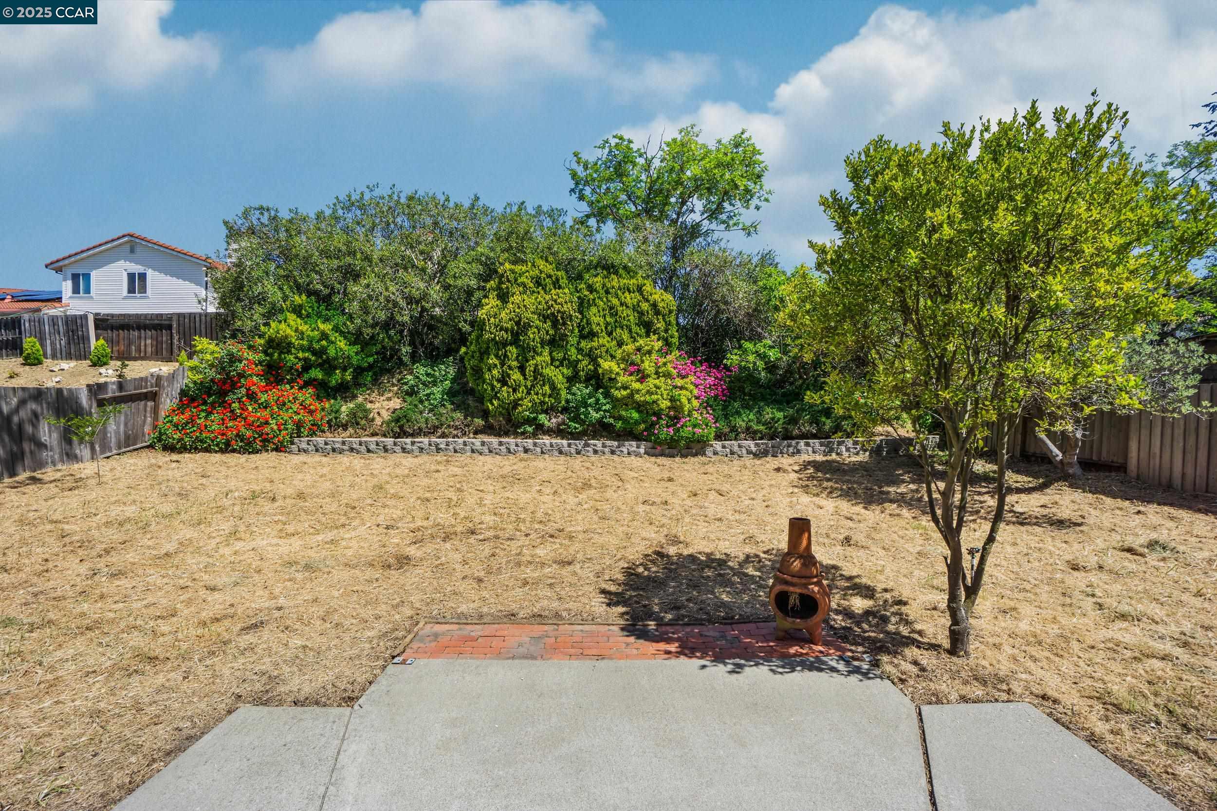 2163 Redwood Rd