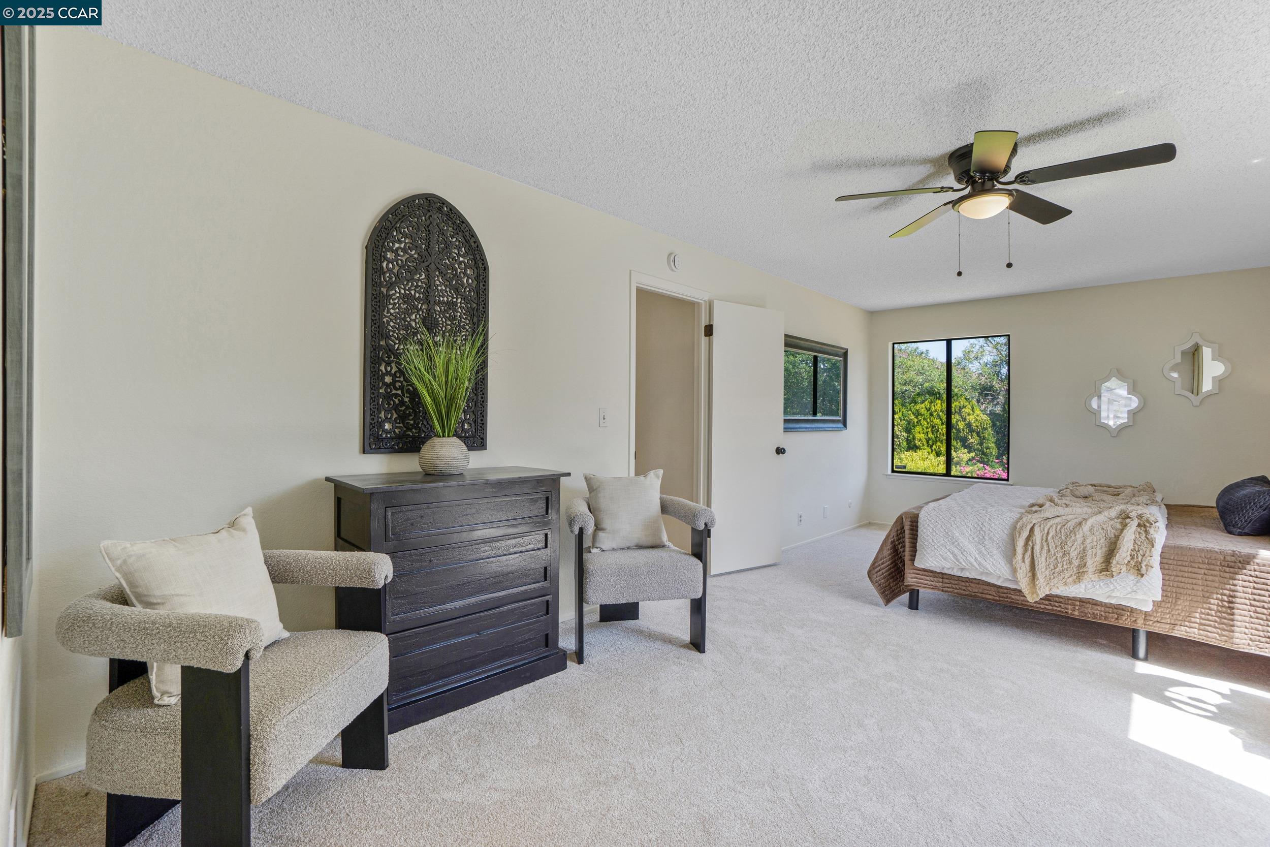 2163 Redwood Rd