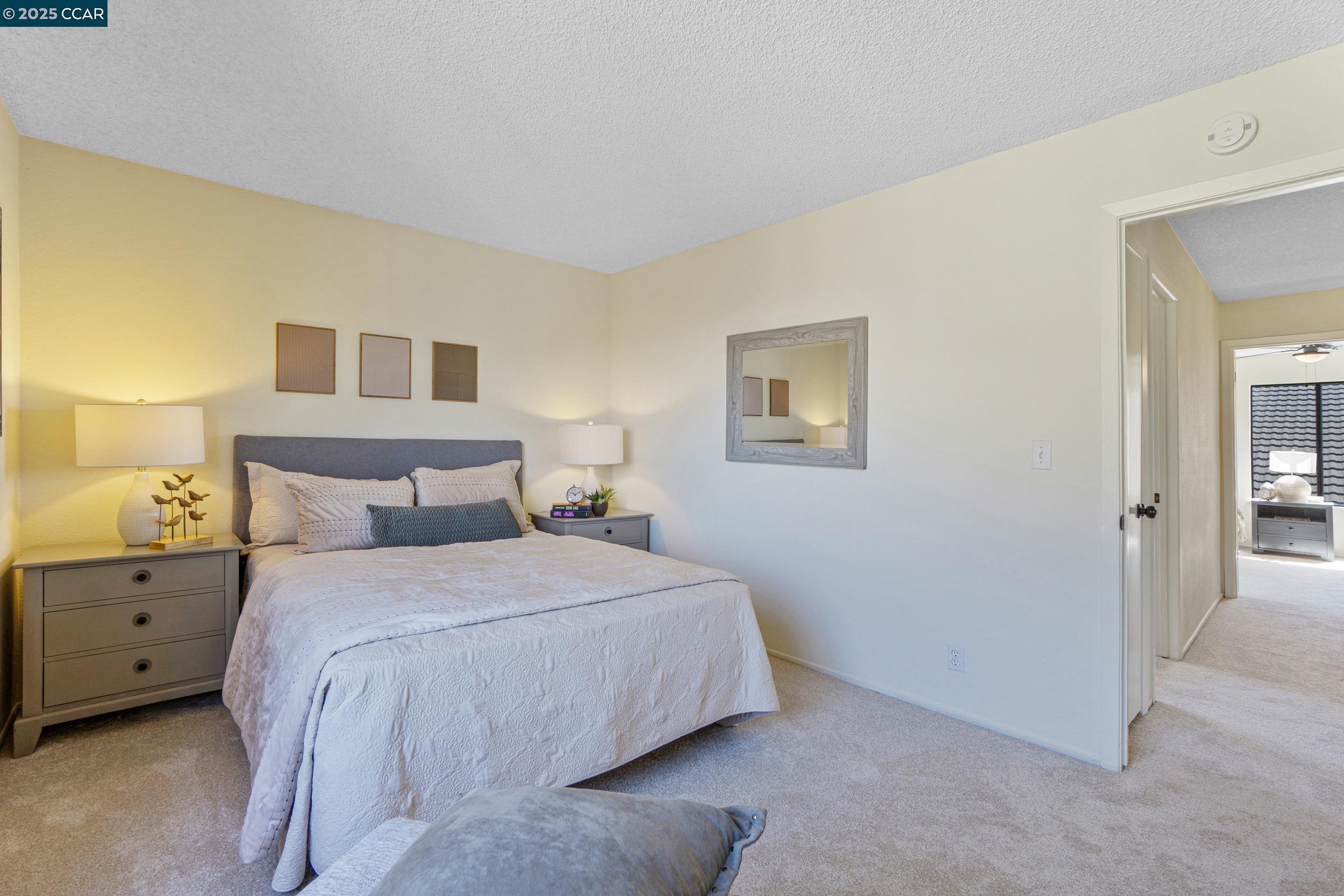 2163 Redwood Rd