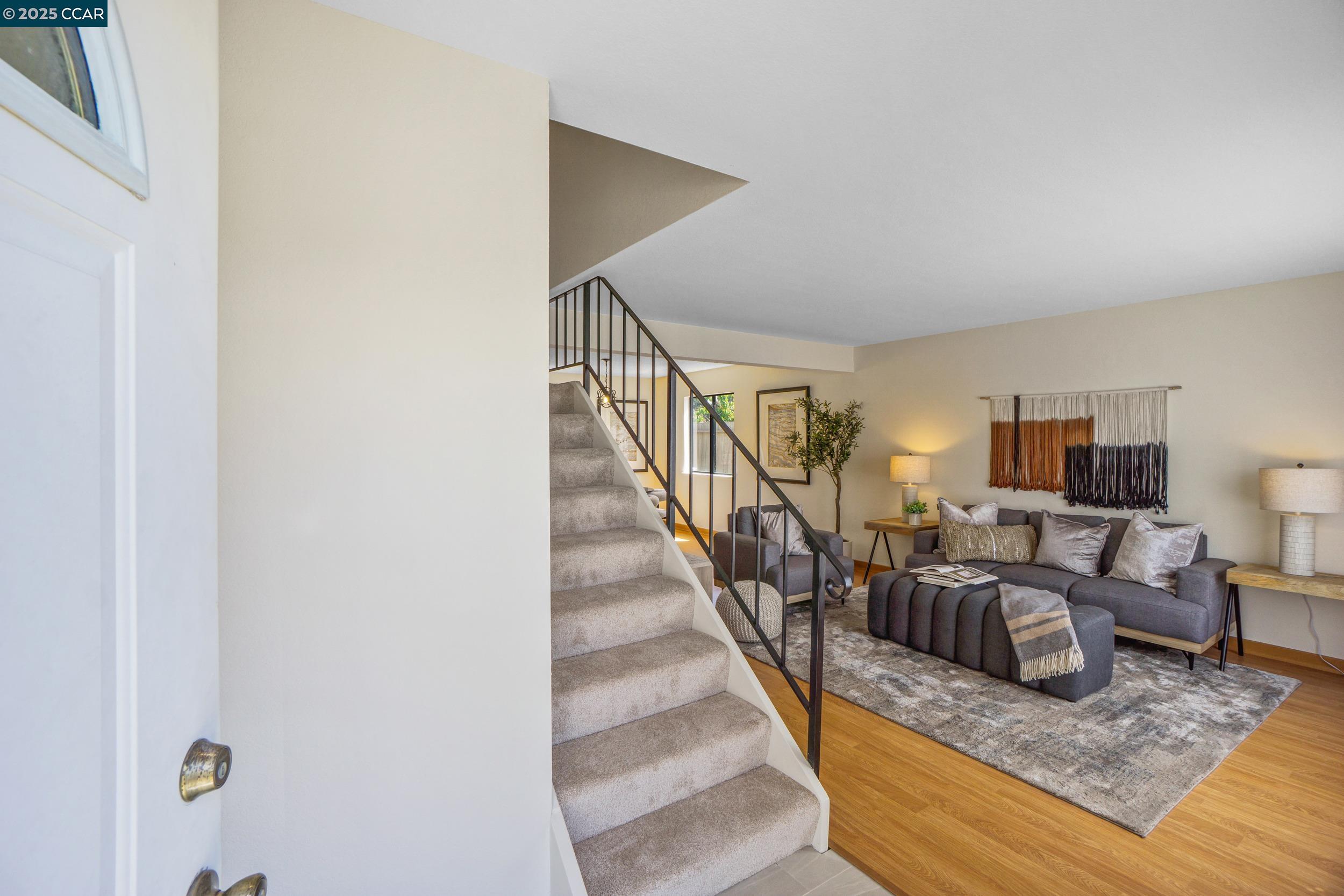 2163 Redwood Rd