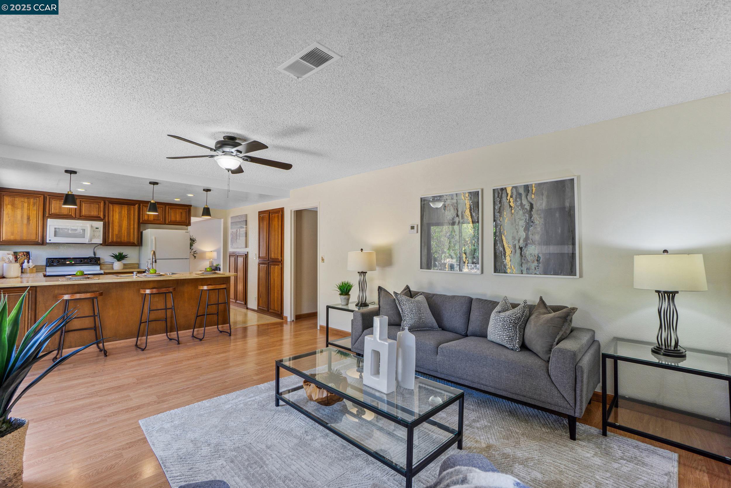 2163 Redwood Rd