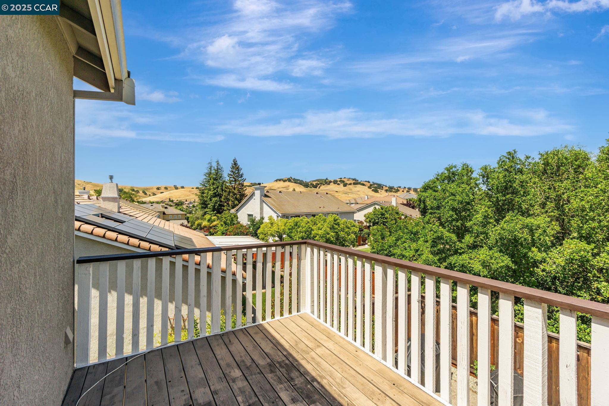1039 Rolling Woods Way
