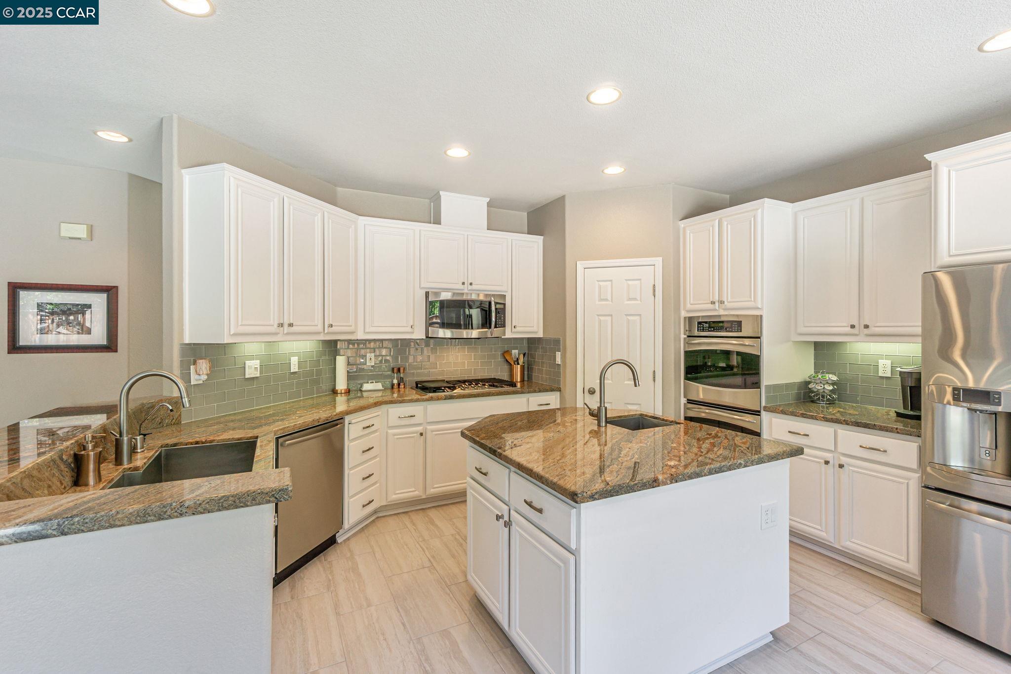 1039 Rolling Woods Way