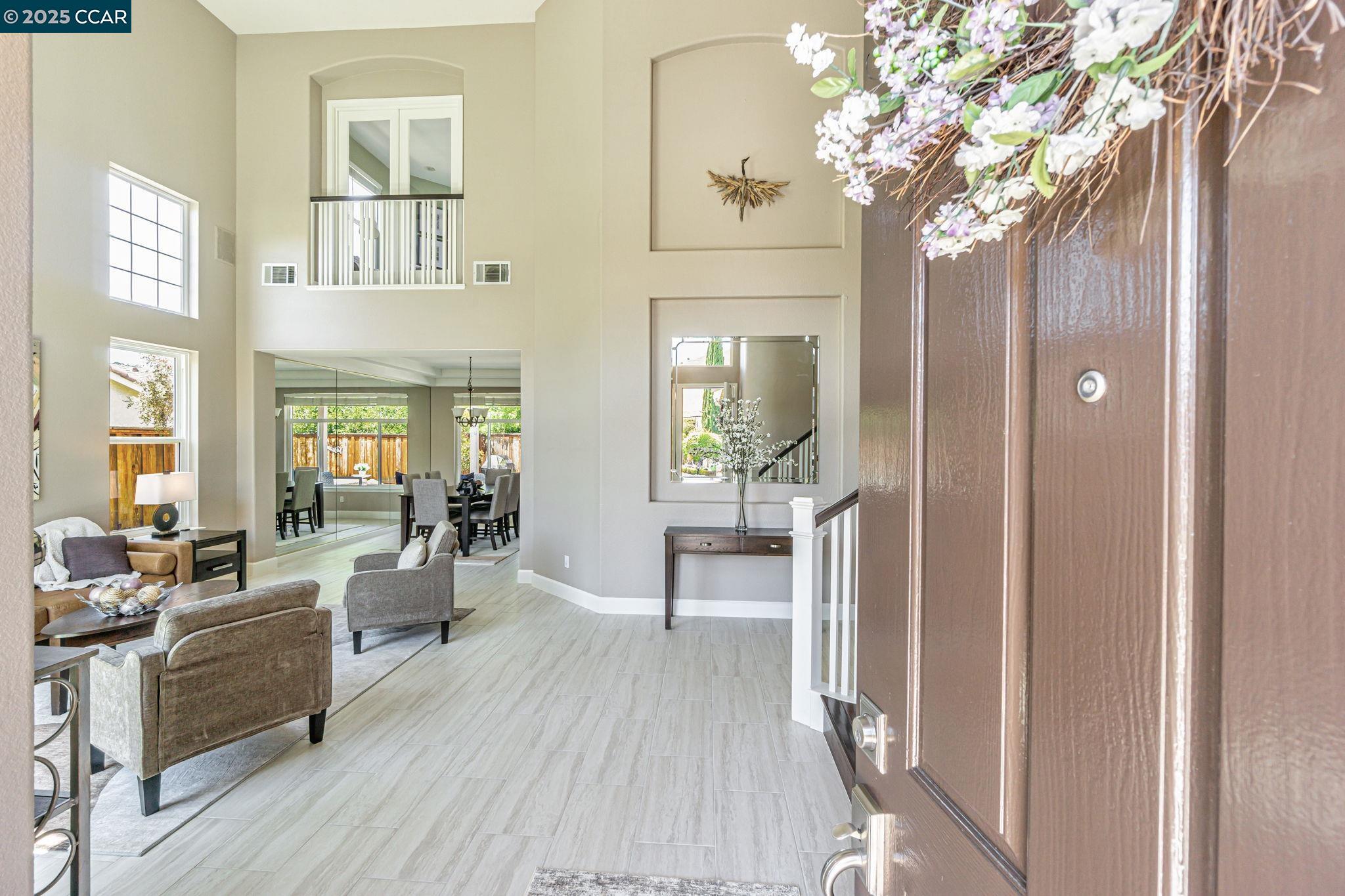 1039 Rolling Woods Way