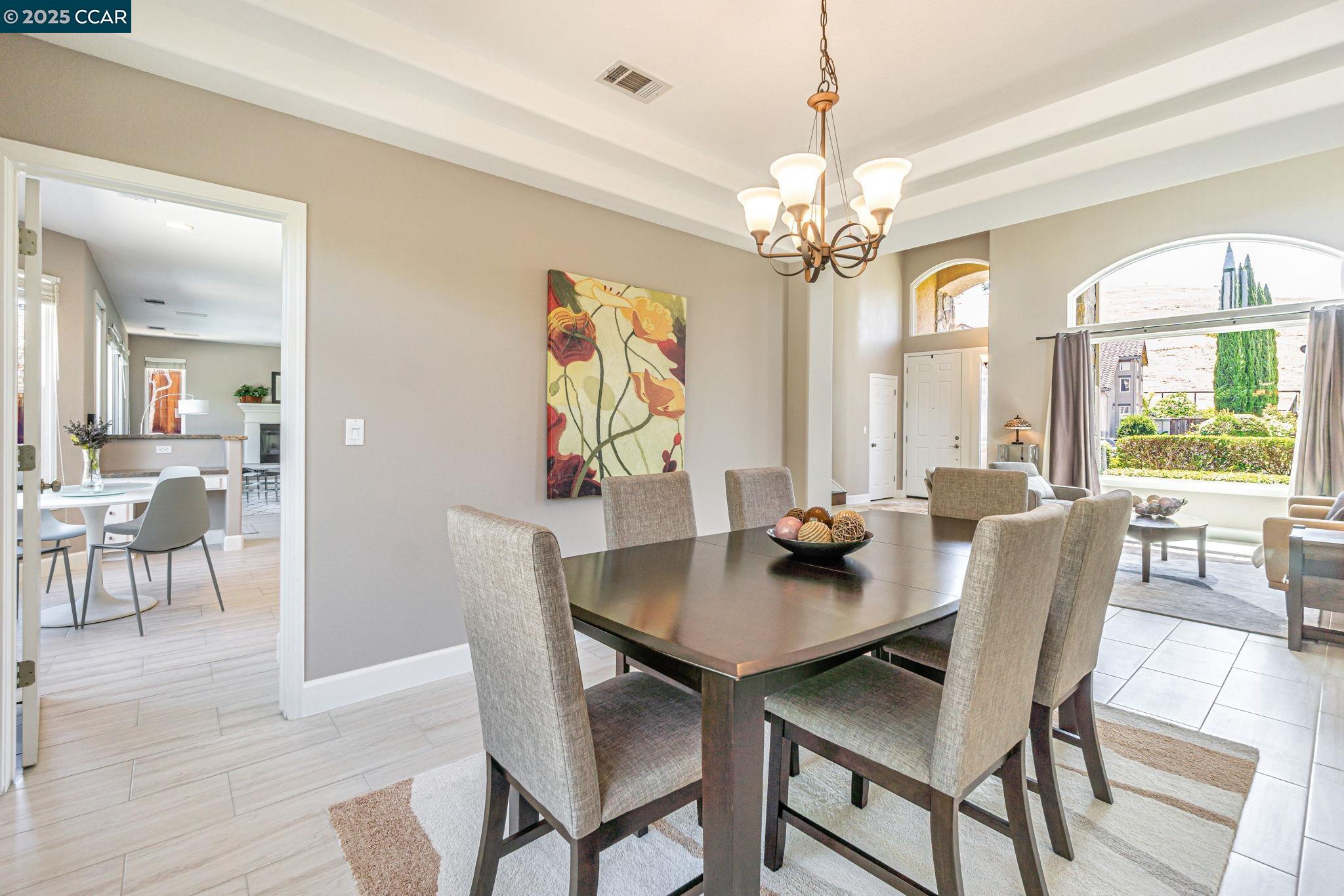 1039 Rolling Woods Way