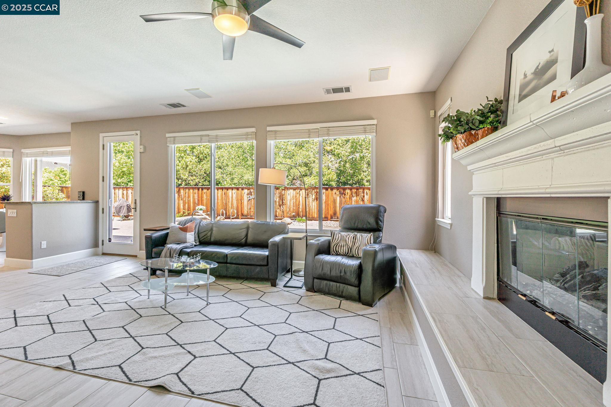 1039 Rolling Woods Way
