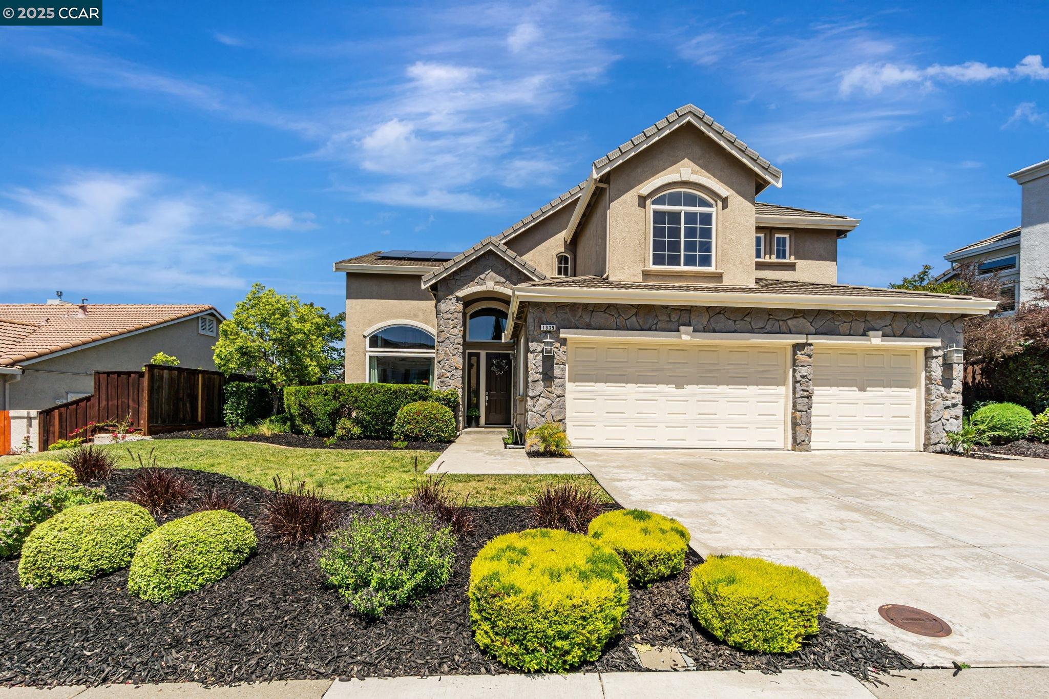 1039 Rolling Woods Way