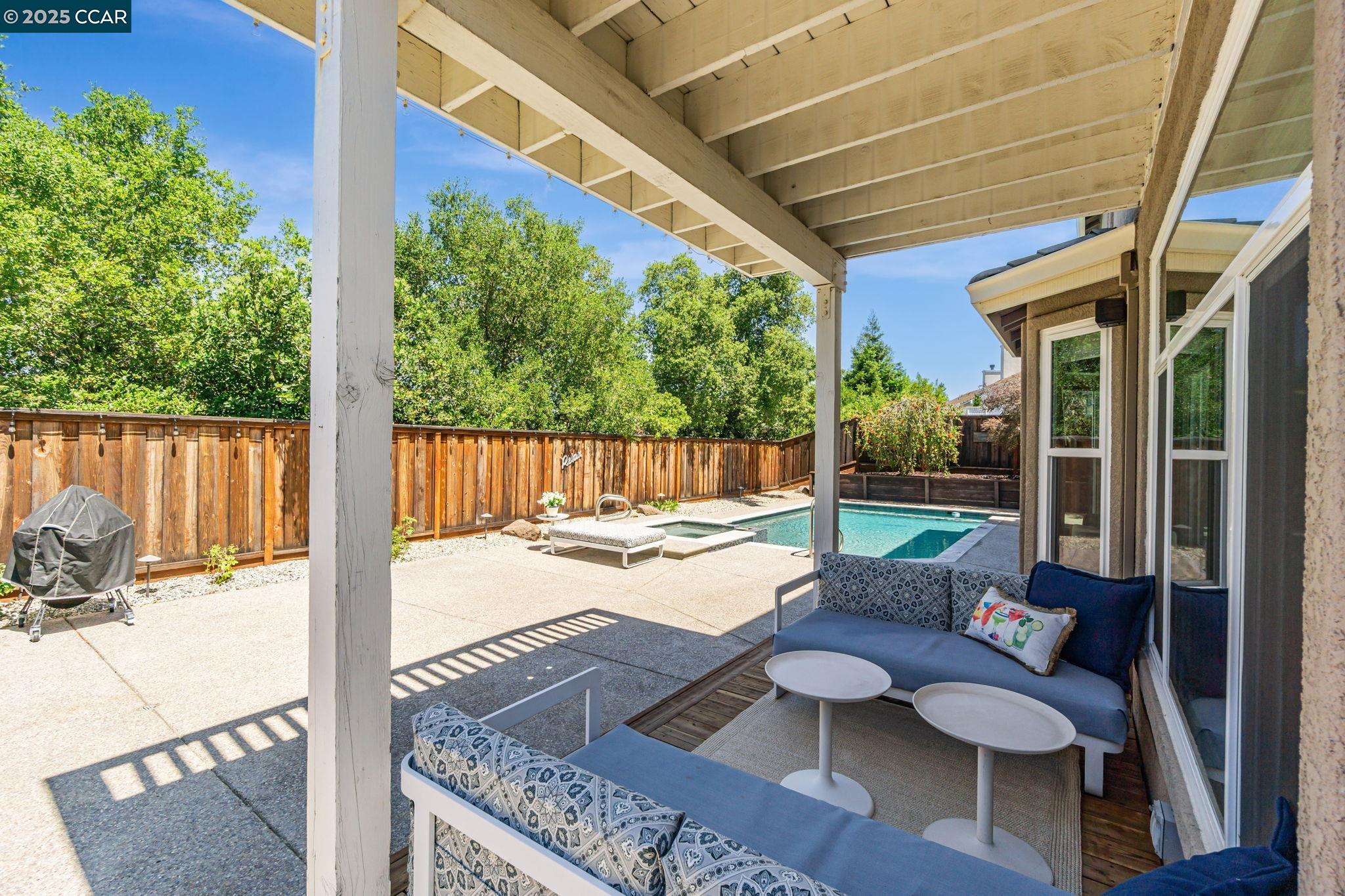 1039 Rolling Woods Way