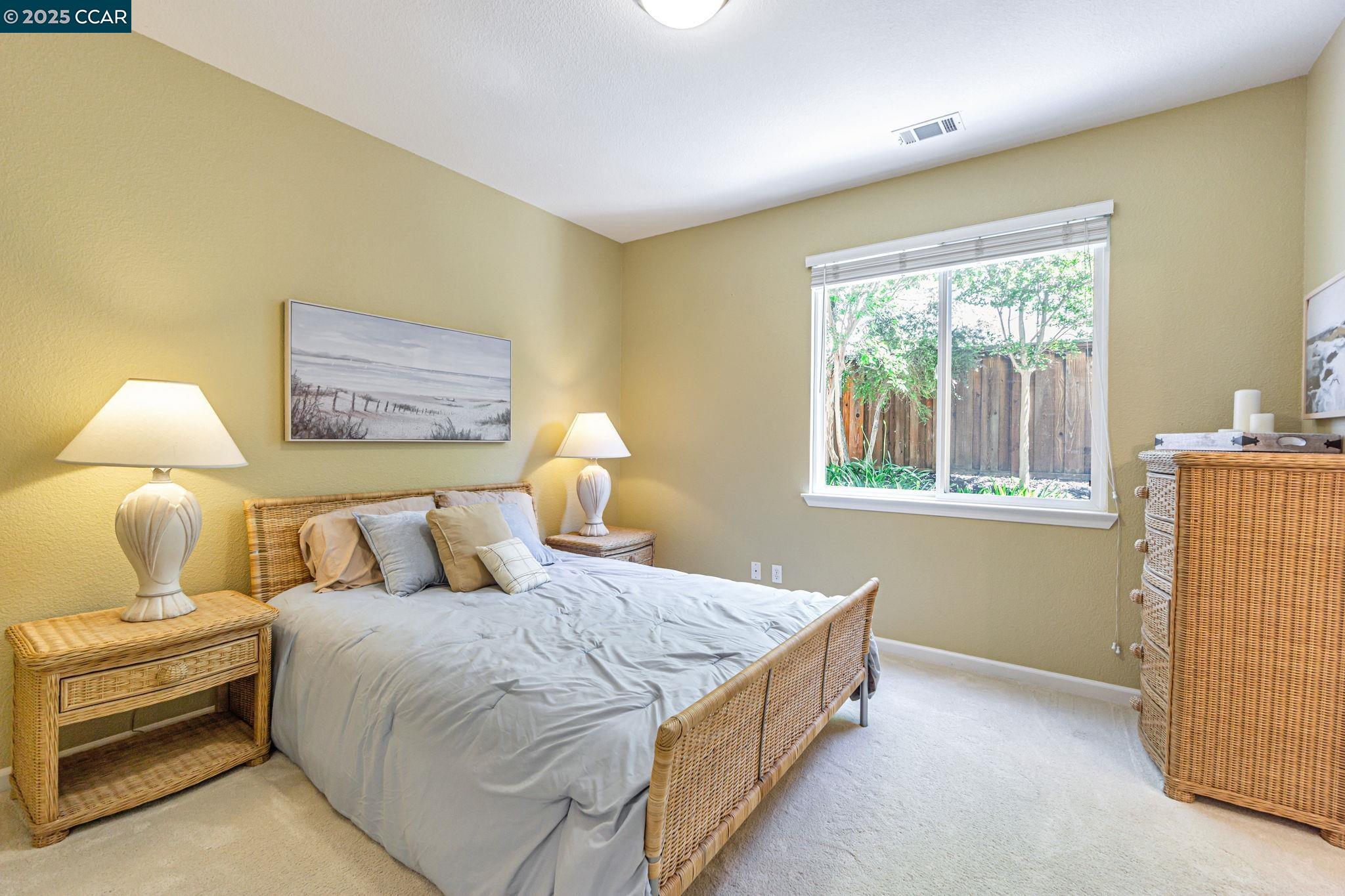 1039 Rolling Woods Way