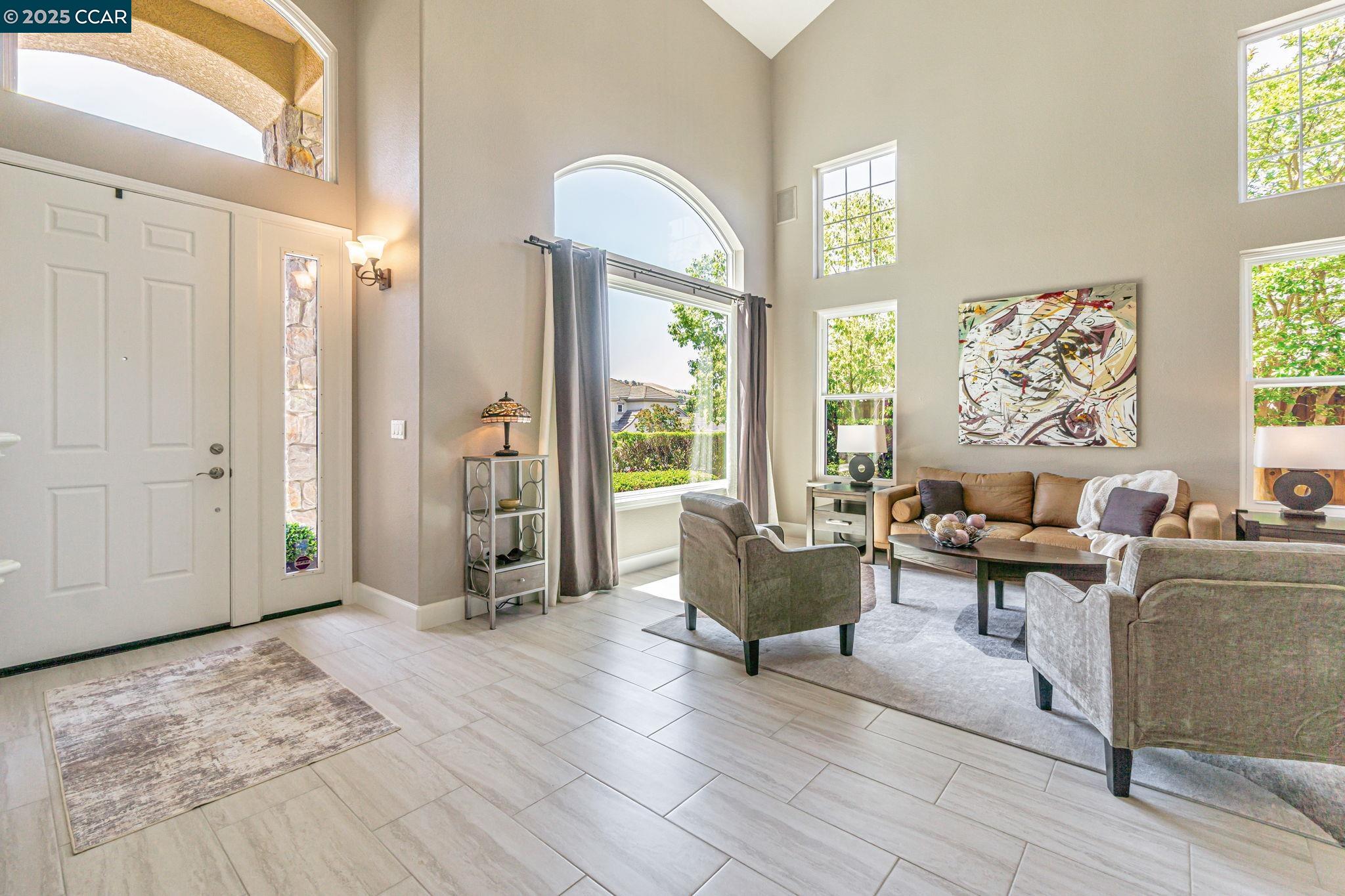 1039 Rolling Woods Way