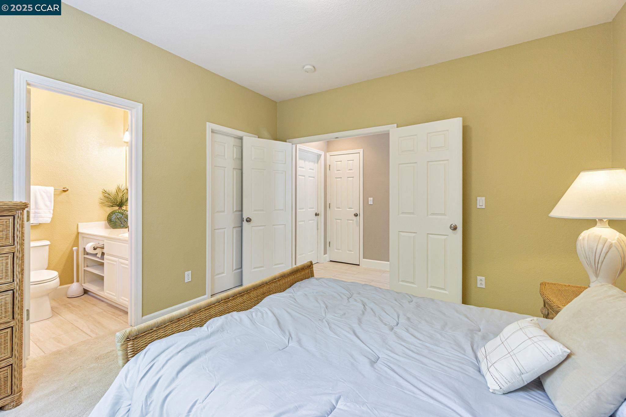 1039 Rolling Woods Way